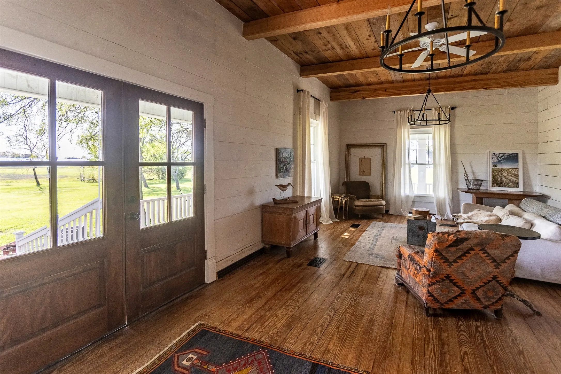 Single Family Residence For Sale in Grayson County , 3183 Harrell Road, Howe, Texas 75459, 4 Bedroom, 3 Bathroom, Garage spaces, 2,552 Sqft, built in 1900, mls#21276278, Real Estate Agent in Howe, Homes For Sale in Grayson county, Homes For Sale in Howe, Realtor in Howe Texas, Real Estate Brokerage Independent Realty Texas, Luminita Cordes Realtor