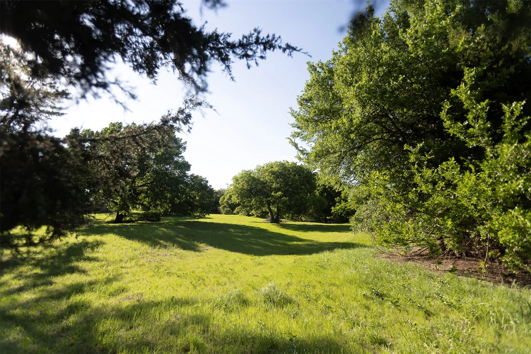 Single Family Residence For Sale in Grayson County , 3183 Harrell Road, Howe, Texas 75459, 4 Bedroom, 3 Bathroom, Garage spaces, 2,552 Sqft, built in 1900, mls#21276278, Real Estate Agent in Howe, Homes For Sale in Grayson county, Homes For Sale in Howe, Realtor in Howe Texas, Real Estate Brokerage Independent Realty Texas, Luminita Cordes Realtor