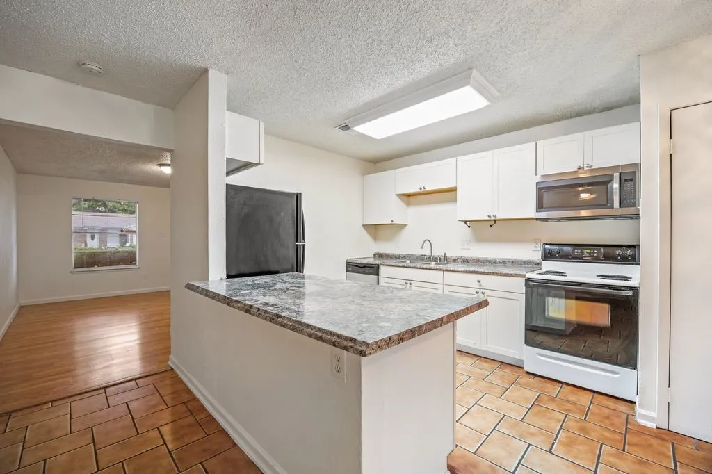 Single Family Residence For Sale in Tarrant County , 5625 Marlene, Haltom City, Texas 76148, 3 Bedroom, 2 Bathroom, 2 Garage spaces, 1,335 Sqft, built in 1977, mls#21276331, Real Estate Agent in Haltom City, Homes For Sale in Tarrant county, Homes For Sale in Haltom City, Realtor in Haltom City Texas, Real Estate Brokerage Independent Realty Texas, Luminita Cordes Realtor
