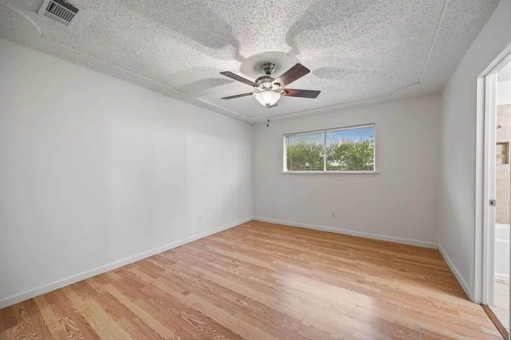 Single Family Residence For Sale in Tarrant County , 5625 Marlene, Haltom City, Texas 76148, 3 Bedroom, 2 Bathroom, 2 Garage spaces, 1,335 Sqft, built in 1977, mls#21276331, Real Estate Agent in Haltom City, Homes For Sale in Tarrant county, Homes For Sale in Haltom City, Realtor in Haltom City Texas, Real Estate Brokerage Independent Realty Texas, Luminita Cordes Realtor