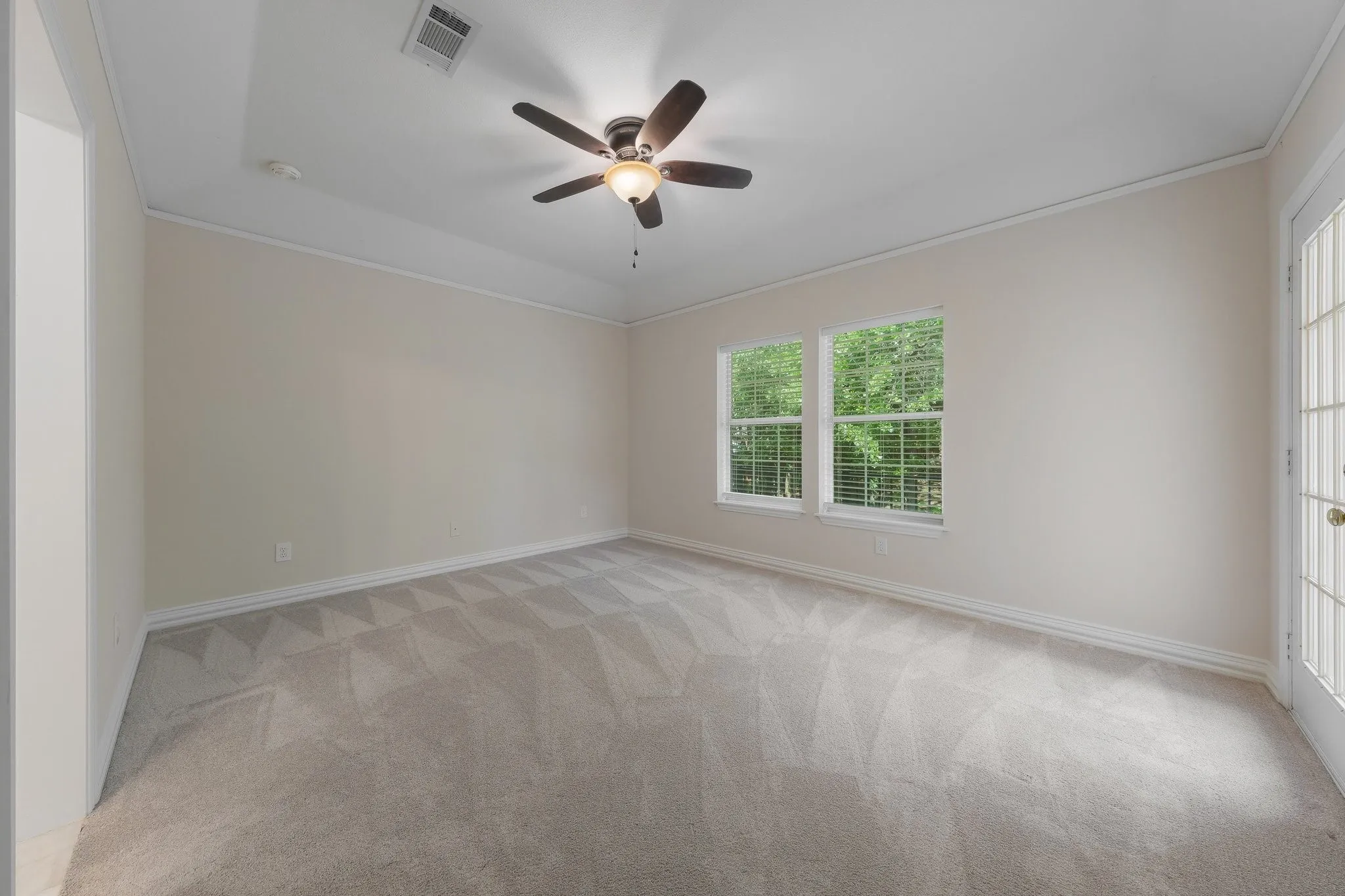 Single Family Residence For Sale in Tarrant County , 302 W Charlottesville Avenue, Colleyville, Texas 76034, 5 Bedroom, 5 Bathroom, 3 Garage spaces, 4,795 Sqft, built in 1992, mls#21275029, Real Estate Agent in Colleyville, Homes For Sale in Tarrant county, Homes For Sale in Colleyville, Realtor in Colleyville Texas, Real Estate Brokerage Independent Realty Texas, Luminita Cordes Realtor