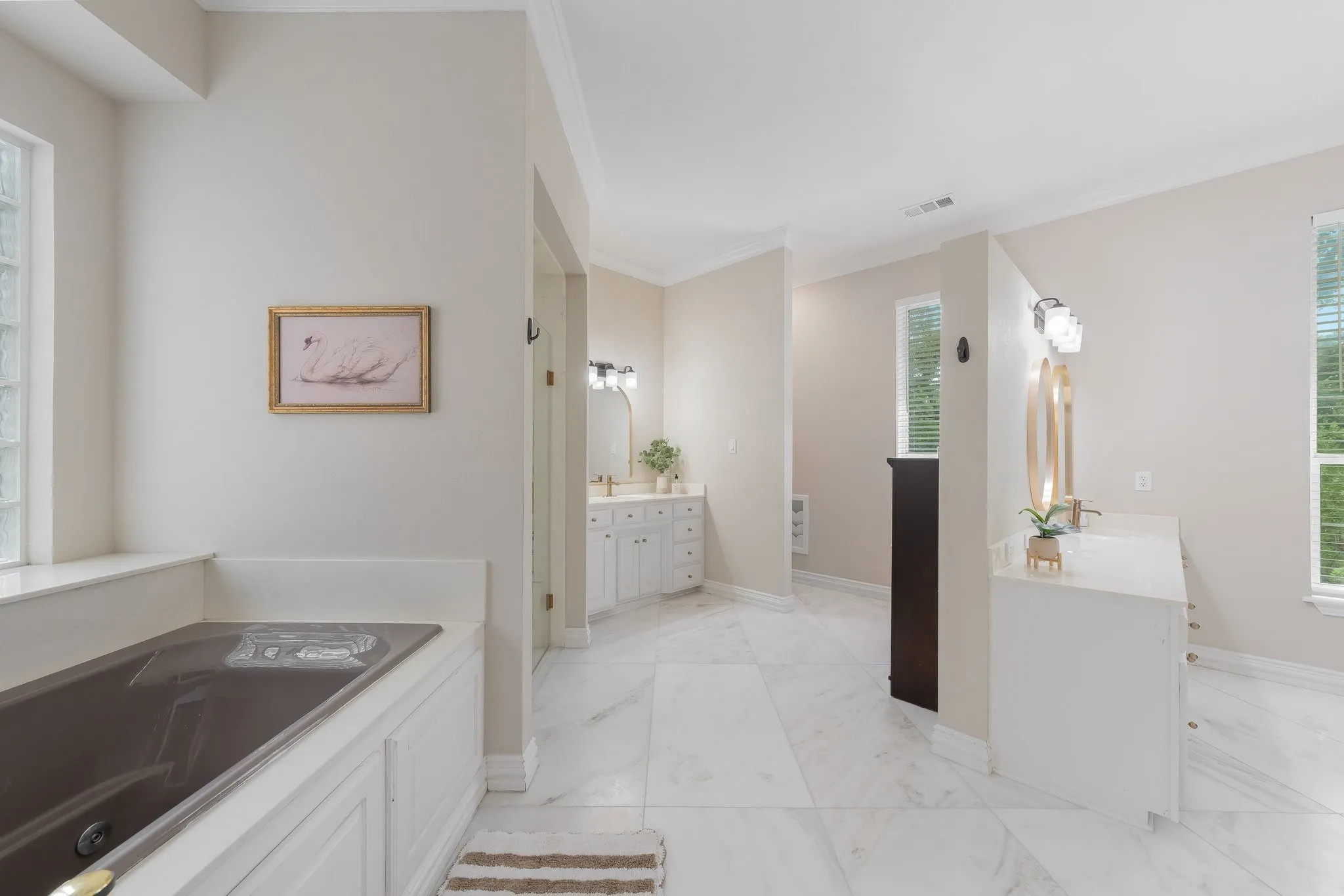 Single Family Residence For Sale in Tarrant County , 302 W Charlottesville Avenue, Colleyville, Texas 76034, 5 Bedroom, 5 Bathroom, 3 Garage spaces, 4,795 Sqft, built in 1992, mls#21275029, Real Estate Agent in Colleyville, Homes For Sale in Tarrant county, Homes For Sale in Colleyville, Realtor in Colleyville Texas, Real Estate Brokerage Independent Realty Texas, Luminita Cordes Realtor