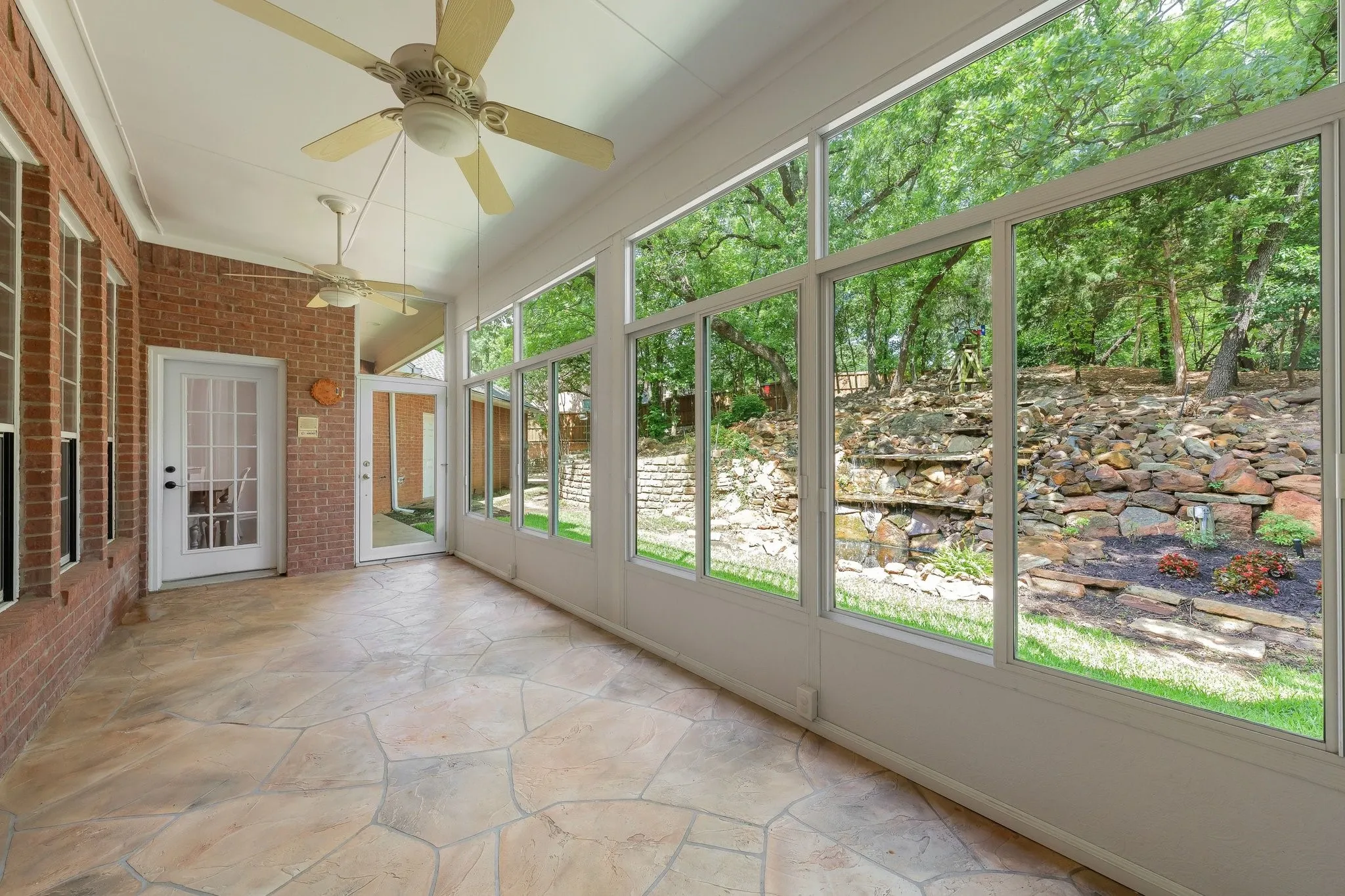 Single Family Residence For Sale in Tarrant County , 302 W Charlottesville Avenue, Colleyville, Texas 76034, 5 Bedroom, 5 Bathroom, 3 Garage spaces, 4,795 Sqft, built in 1992, mls#21275029, Real Estate Agent in Colleyville, Homes For Sale in Tarrant county, Homes For Sale in Colleyville, Realtor in Colleyville Texas, Real Estate Brokerage Independent Realty Texas, Luminita Cordes Realtor
