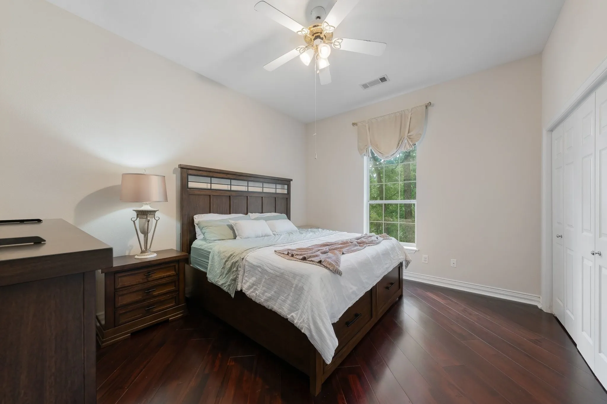 Single Family Residence For Sale in Tarrant County , 302 W Charlottesville Avenue, Colleyville, Texas 76034, 5 Bedroom, 5 Bathroom, 3 Garage spaces, 4,795 Sqft, built in 1992, mls#21275029, Real Estate Agent in Colleyville, Homes For Sale in Tarrant county, Homes For Sale in Colleyville, Realtor in Colleyville Texas, Real Estate Brokerage Independent Realty Texas, Luminita Cordes Realtor