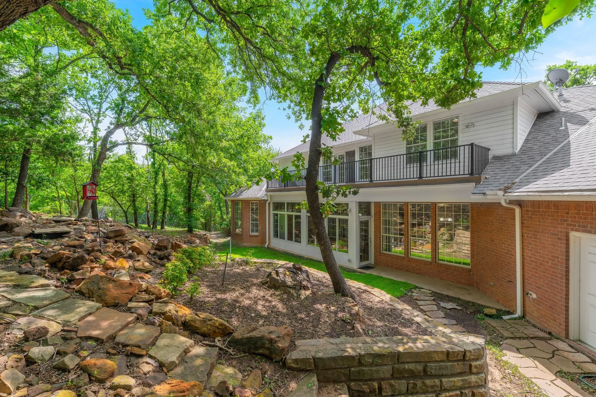 Single Family Residence For Sale in Tarrant County , 302 W Charlottesville Avenue, Colleyville, Texas 76034, 5 Bedroom, 5 Bathroom, 3 Garage spaces, 4,795 Sqft, built in 1992, mls#21275029, Real Estate Agent in Colleyville, Homes For Sale in Tarrant county, Homes For Sale in Colleyville, Realtor in Colleyville Texas, Real Estate Brokerage Independent Realty Texas, Luminita Cordes Realtor