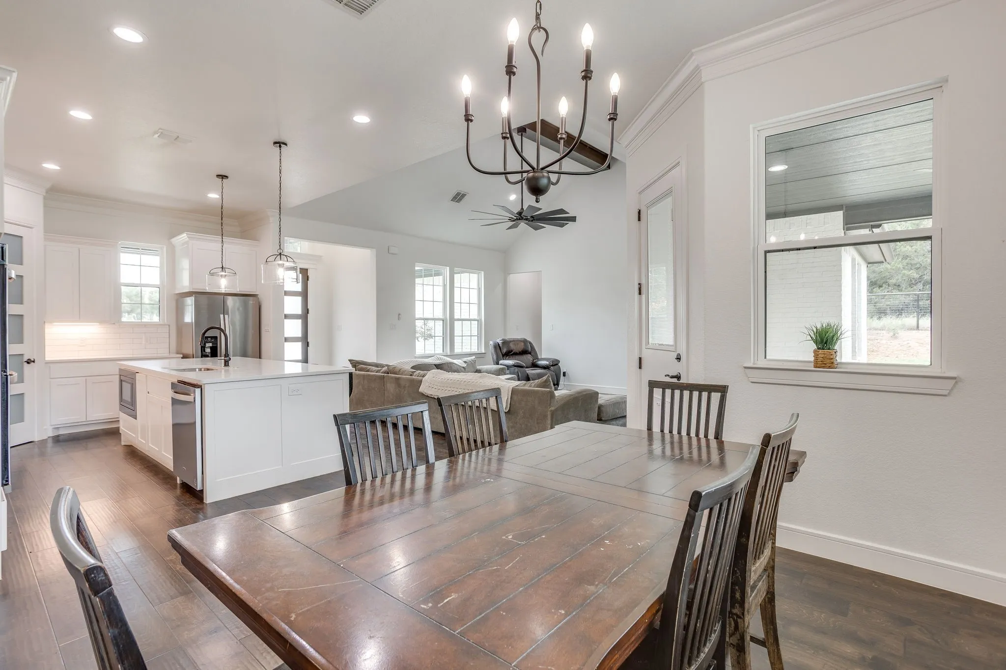Single Family Residence For Sale in Parker County , 1057 Resolute Road, Millsap, Texas 76066, 4 Bedroom, 3 Bathroom, 2 Garage spaces, 2,156 Sqft, built in 2021, mls#21276335, Real Estate Agent in Millsap, Homes For Sale in Parker county, Homes For Sale in Millsap, Realtor in Millsap Texas, Real Estate Brokerage Independent Realty Texas, Luminita Cordes Realtor