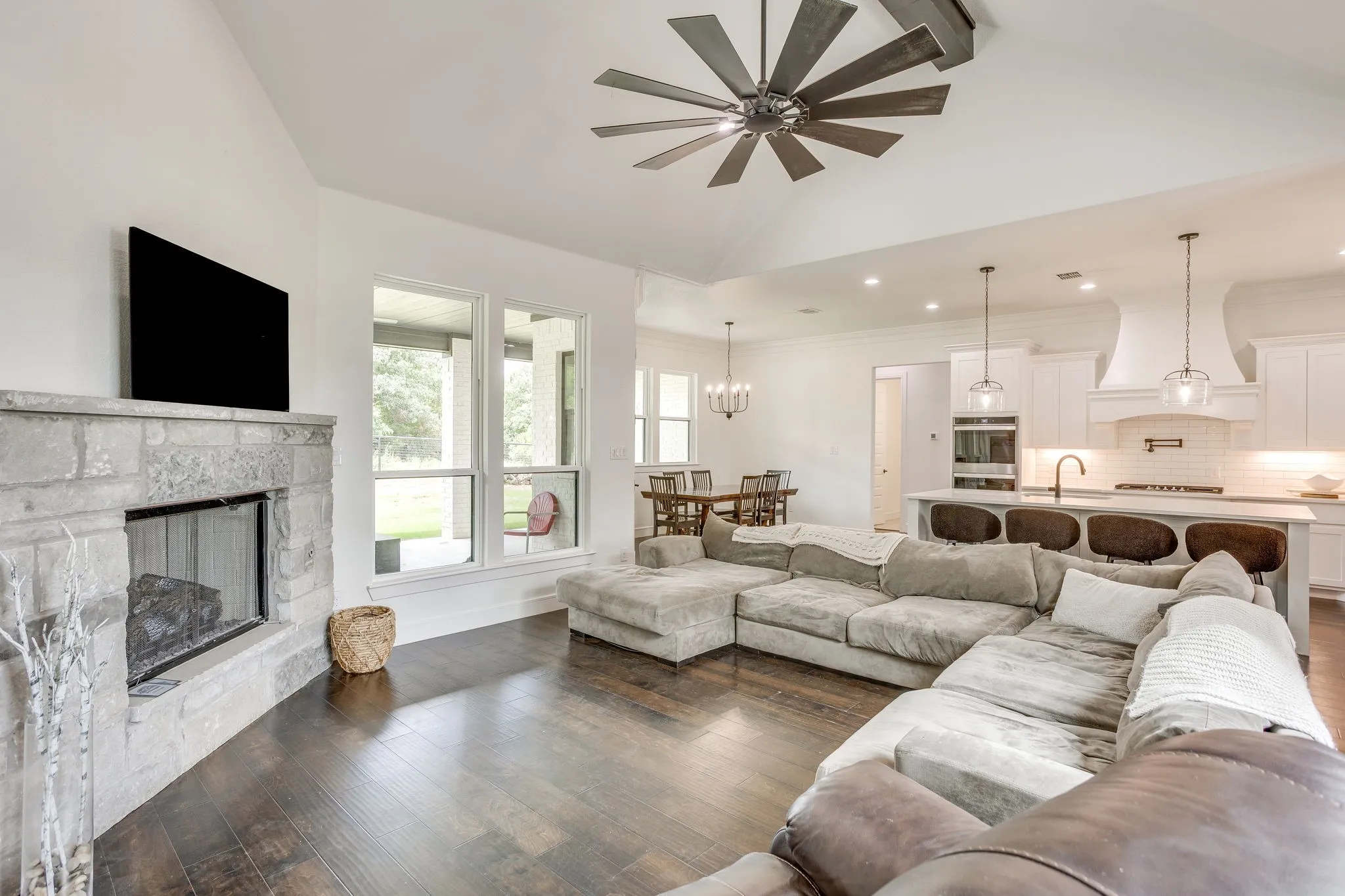 Single Family Residence For Sale in Parker County , 1057 Resolute Road, Millsap, Texas 76066, 4 Bedroom, 3 Bathroom, 2 Garage spaces, 2,156 Sqft, built in 2021, mls#21276335, Real Estate Agent in Millsap, Homes For Sale in Parker county, Homes For Sale in Millsap, Realtor in Millsap Texas, Real Estate Brokerage Independent Realty Texas, Luminita Cordes Realtor