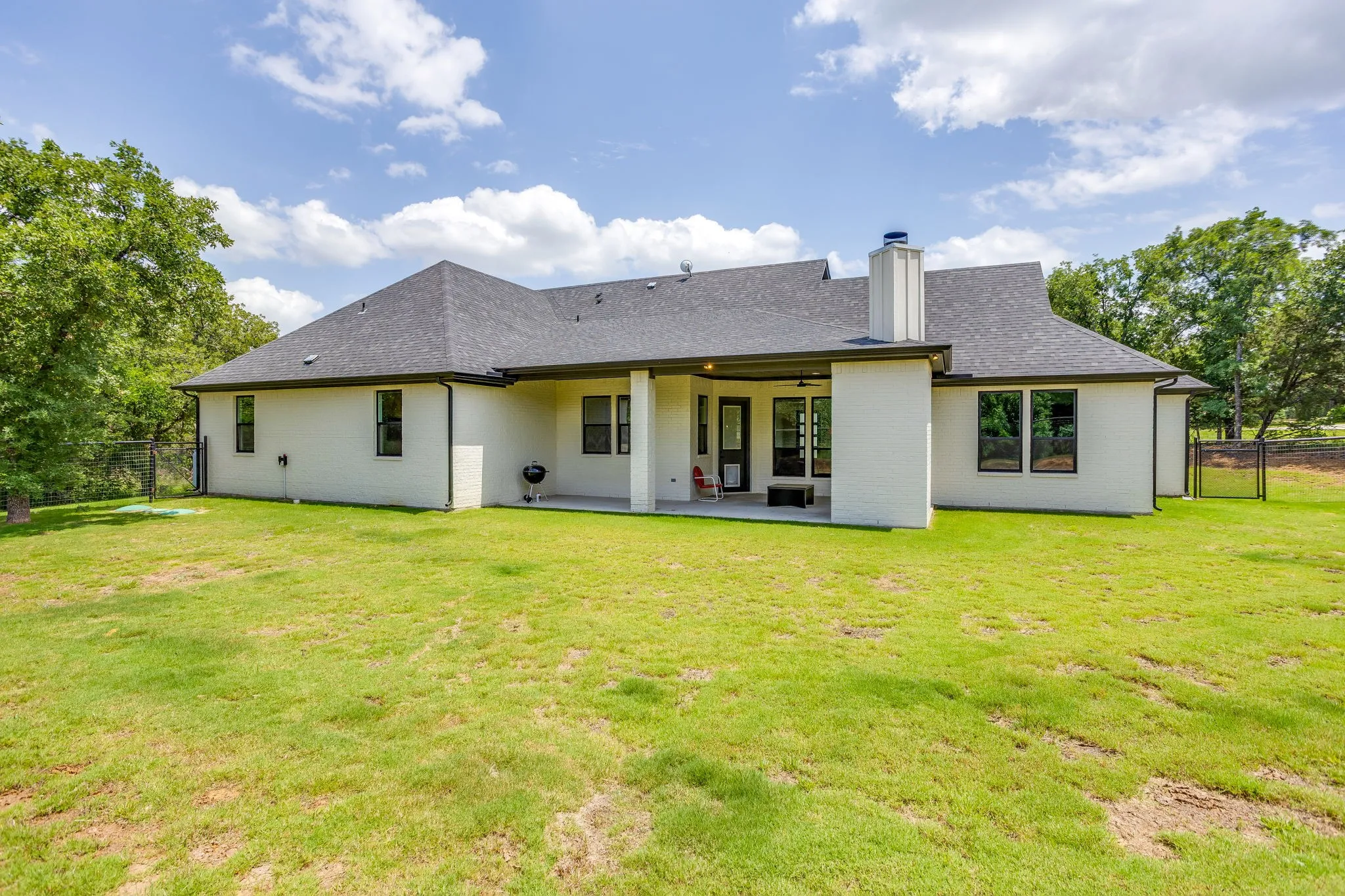 Single Family Residence For Sale in Parker County , 1057 Resolute Road, Millsap, Texas 76066, 4 Bedroom, 3 Bathroom, 2 Garage spaces, 2,156 Sqft, built in 2021, mls#21276335, Real Estate Agent in Millsap, Homes For Sale in Parker county, Homes For Sale in Millsap, Realtor in Millsap Texas, Real Estate Brokerage Independent Realty Texas, Luminita Cordes Realtor