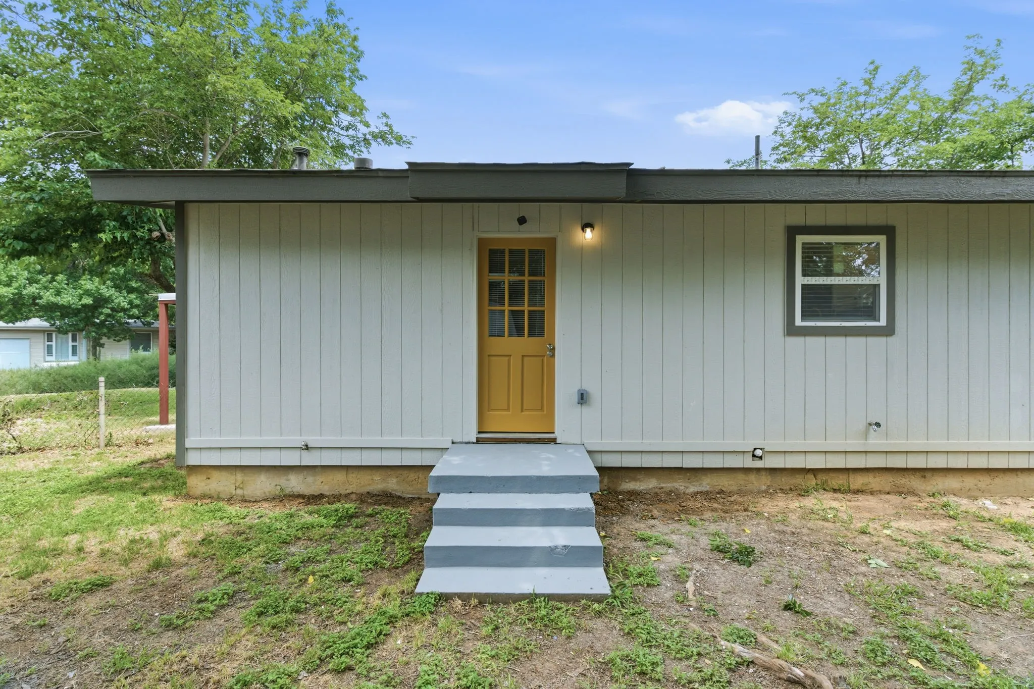 Single Family Residence For Sale in Tarrant County , 552 Souder Drive, Hurst, Texas 76053, 3 Bedroom, 2 Bathroom, Garage spaces, 1,112 Sqft, built in 1956, mls#21276280, Real Estate Agent in Hurst, Homes For Sale in Tarrant county, Homes For Sale in Hurst, Realtor in Hurst Texas, Real Estate Brokerage Independent Realty Texas, Luminita Cordes Realtor