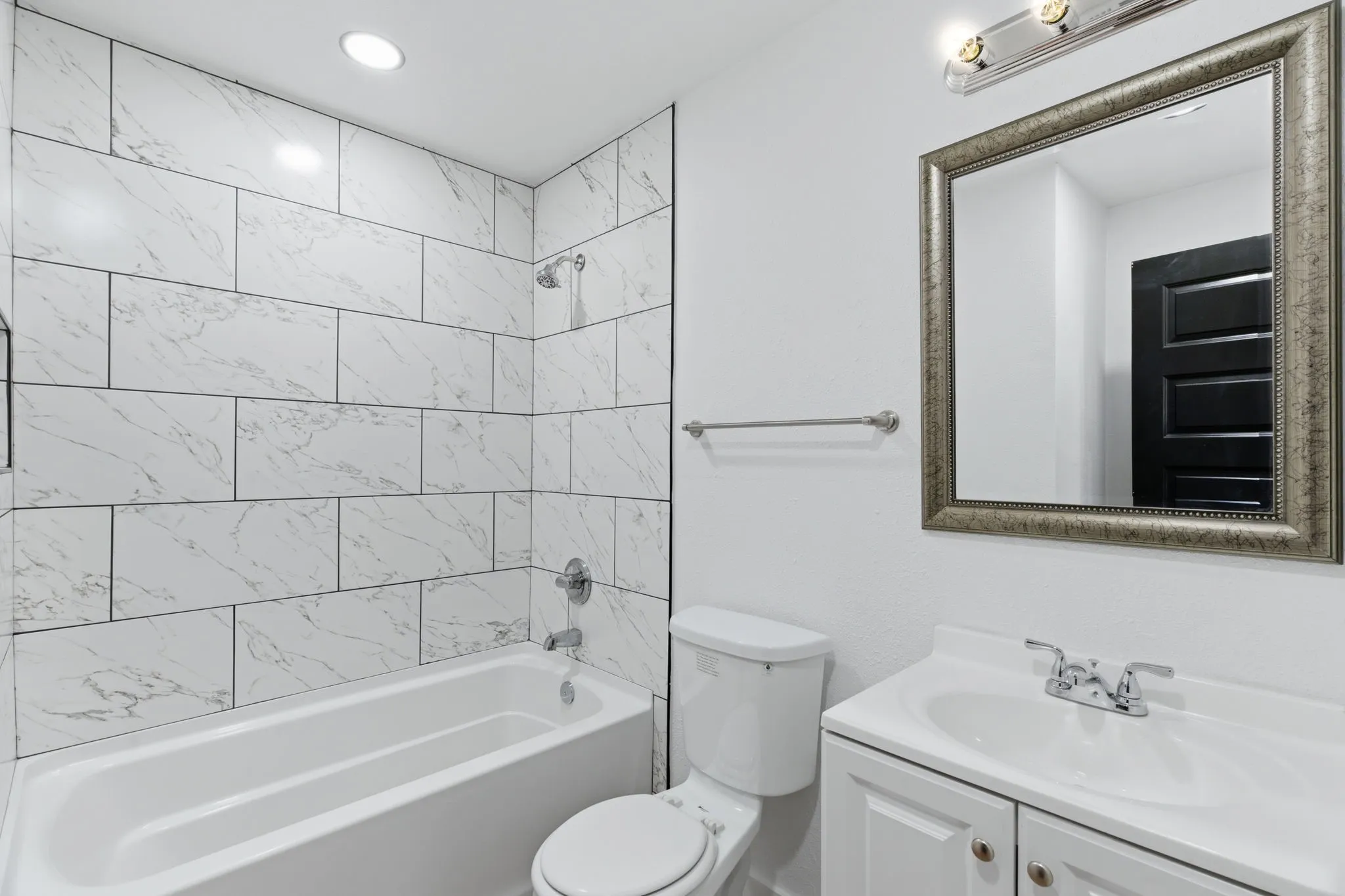 Single Family Residence For Sale in Tarrant County , 552 Souder Drive, Hurst, Texas 76053, 3 Bedroom, 2 Bathroom, Garage spaces, 1,112 Sqft, built in 1956, mls#21276280, Real Estate Agent in Hurst, Homes For Sale in Tarrant county, Homes For Sale in Hurst, Realtor in Hurst Texas, Real Estate Brokerage Independent Realty Texas, Luminita Cordes Realtor