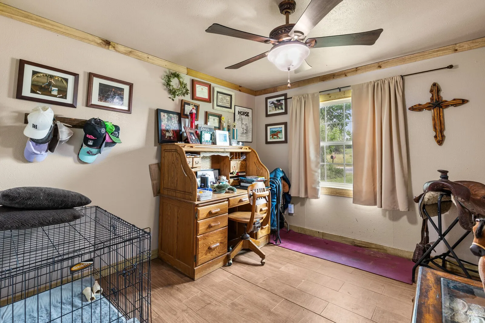 Single Family Residence For Sale in Bosque County , 418 S Broadway Street, Meridian, Texas 76665, 3 Bedroom, 1 Bathroom, Garage spaces, 1,118 Sqft, built in 1950, mls#21273040, Real Estate Agent in Meridian, Homes For Sale in Bosque county, Homes For Sale in Meridian, Realtor in Meridian Texas, Real Estate Brokerage Independent Realty Texas, Luminita Cordes Realtor