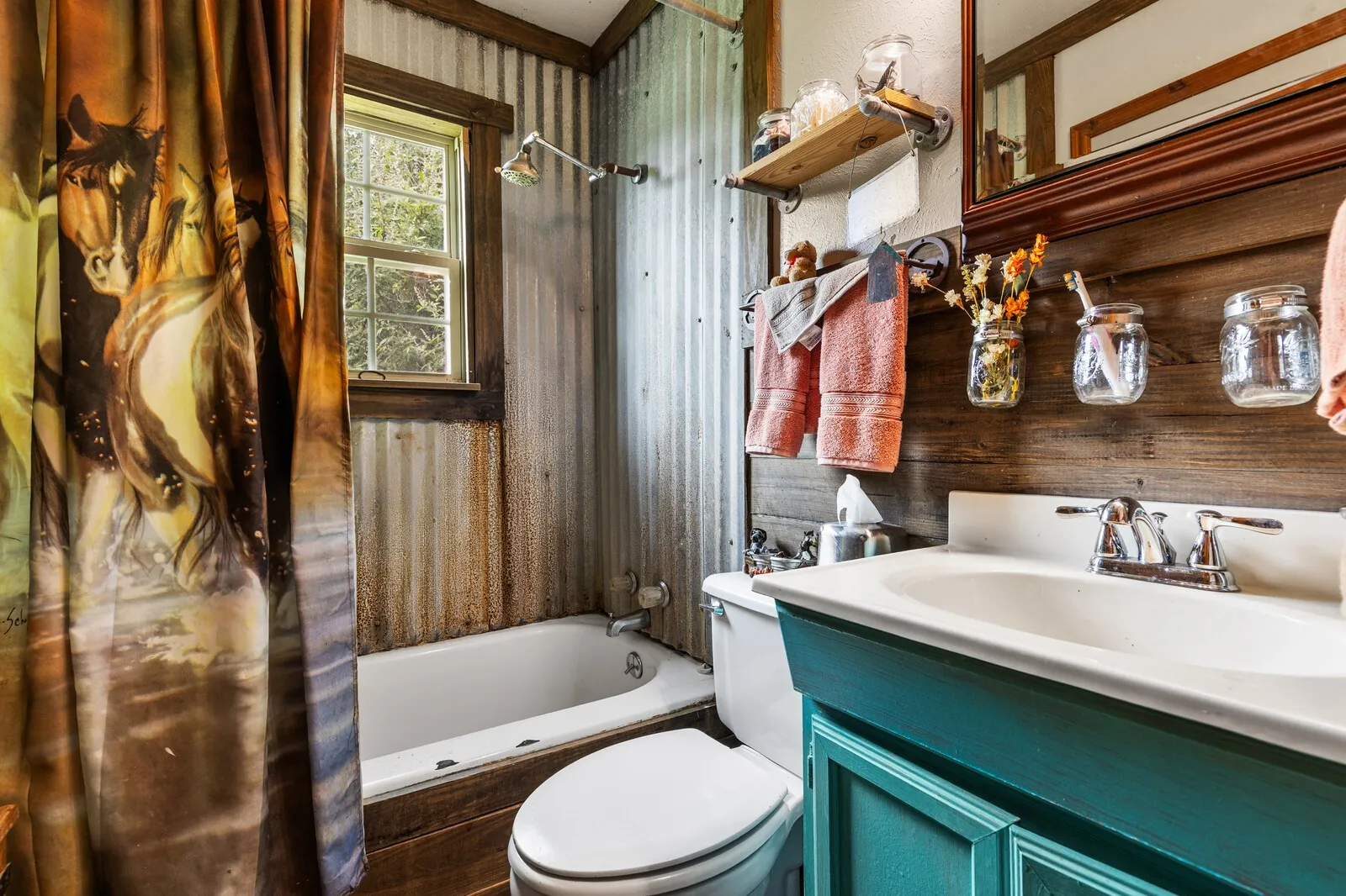 Single Family Residence For Sale in Bosque County , 418 S Broadway Street, Meridian, Texas 76665, 3 Bedroom, 1 Bathroom, Garage spaces, 1,118 Sqft, built in 1950, mls#21273040, Real Estate Agent in Meridian, Homes For Sale in Bosque county, Homes For Sale in Meridian, Realtor in Meridian Texas, Real Estate Brokerage Independent Realty Texas, Luminita Cordes Realtor
