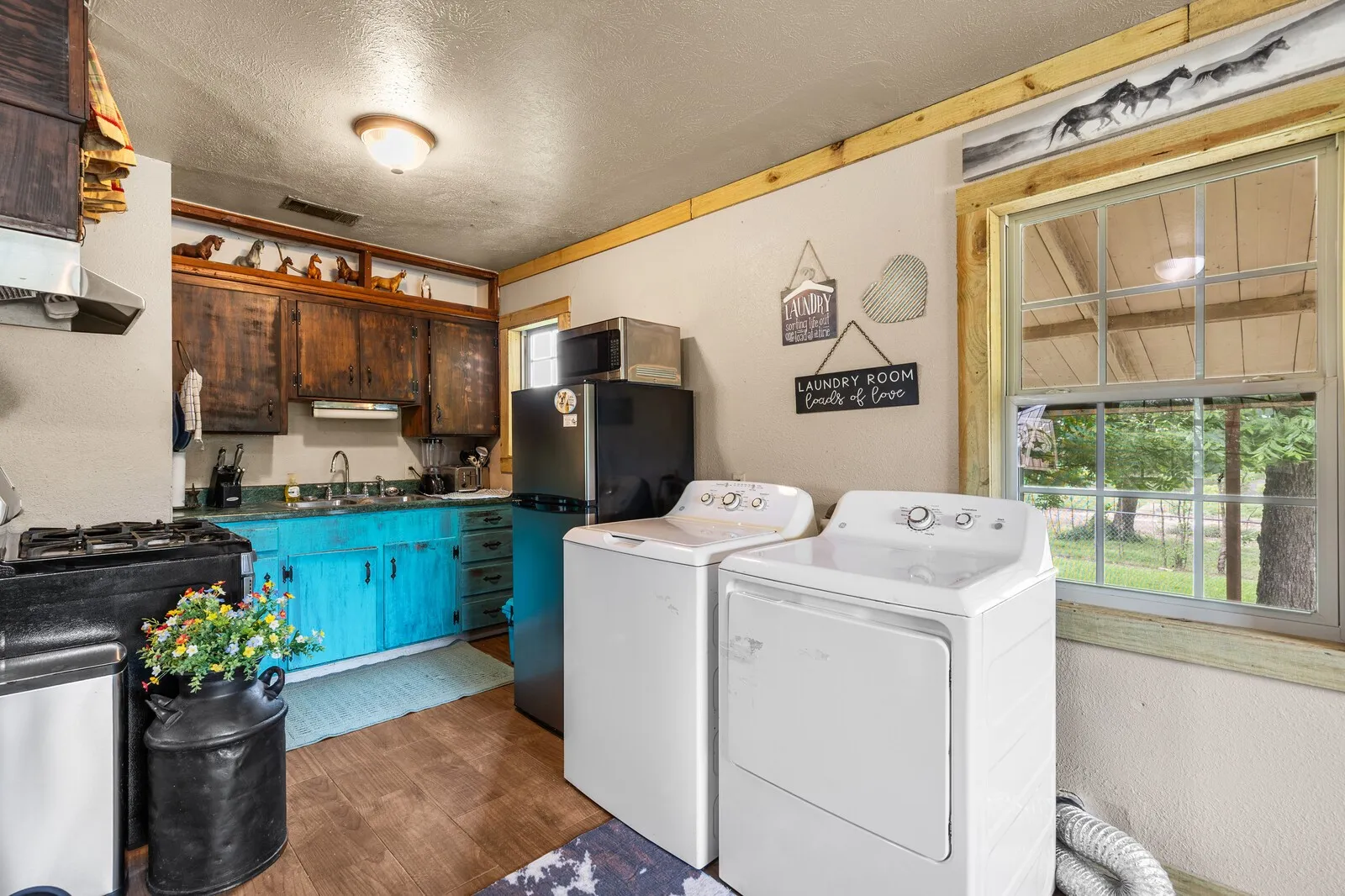 Single Family Residence For Sale in Bosque County , 418 S Broadway Street, Meridian, Texas 76665, 3 Bedroom, 1 Bathroom, Garage spaces, 1,118 Sqft, built in 1950, mls#21273040, Real Estate Agent in Meridian, Homes For Sale in Bosque county, Homes For Sale in Meridian, Realtor in Meridian Texas, Real Estate Brokerage Independent Realty Texas, Luminita Cordes Realtor