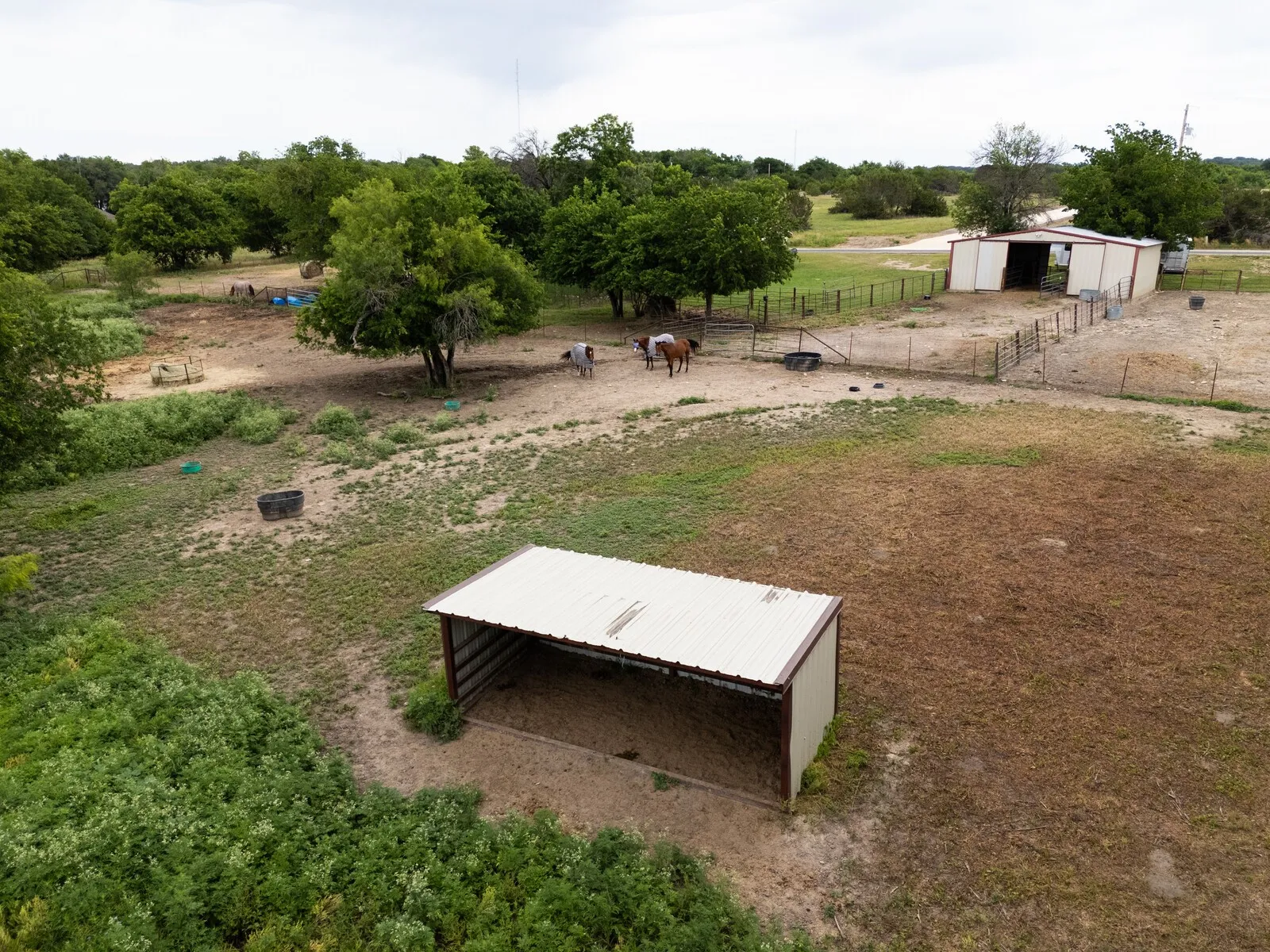 Single Family Residence For Sale in Bosque County , 418 S Broadway Street, Meridian, Texas 76665, 3 Bedroom, 1 Bathroom, Garage spaces, 1,118 Sqft, built in 1950, mls#21273040, Real Estate Agent in Meridian, Homes For Sale in Bosque county, Homes For Sale in Meridian, Realtor in Meridian Texas, Real Estate Brokerage Independent Realty Texas, Luminita Cordes Realtor
