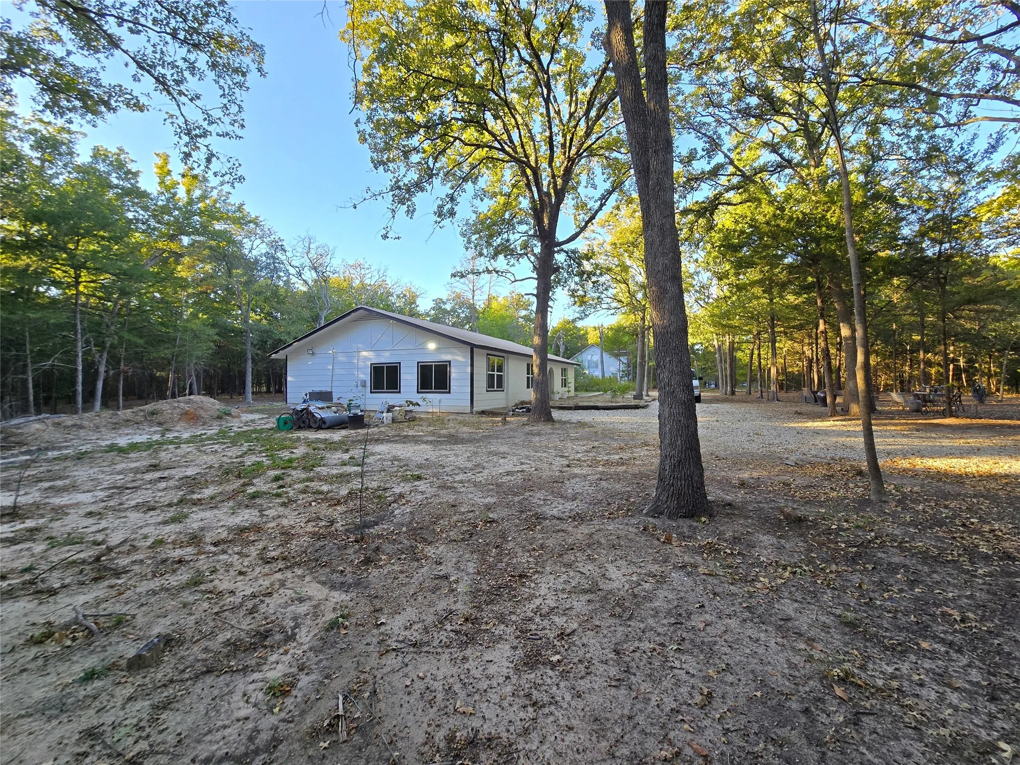 Single Family Residence For Sale in Hunt County , 10286 PRIVATE ROAD 2333, Quinlan, Texas 75474, 3 Bedrooms, 2 Bathrooms, Garage spaces, 1,410 Sqft, built in 1986, Price $320,000, mls#21276437, Real Estate Agent in Quinlan, Homes For Sale in Hunt county, Homes For Sale in Quinlan, Realtor in Quinlan Texas, Real Estate Brokerage Independent Realty Texas, Luminita Cordes Realtor