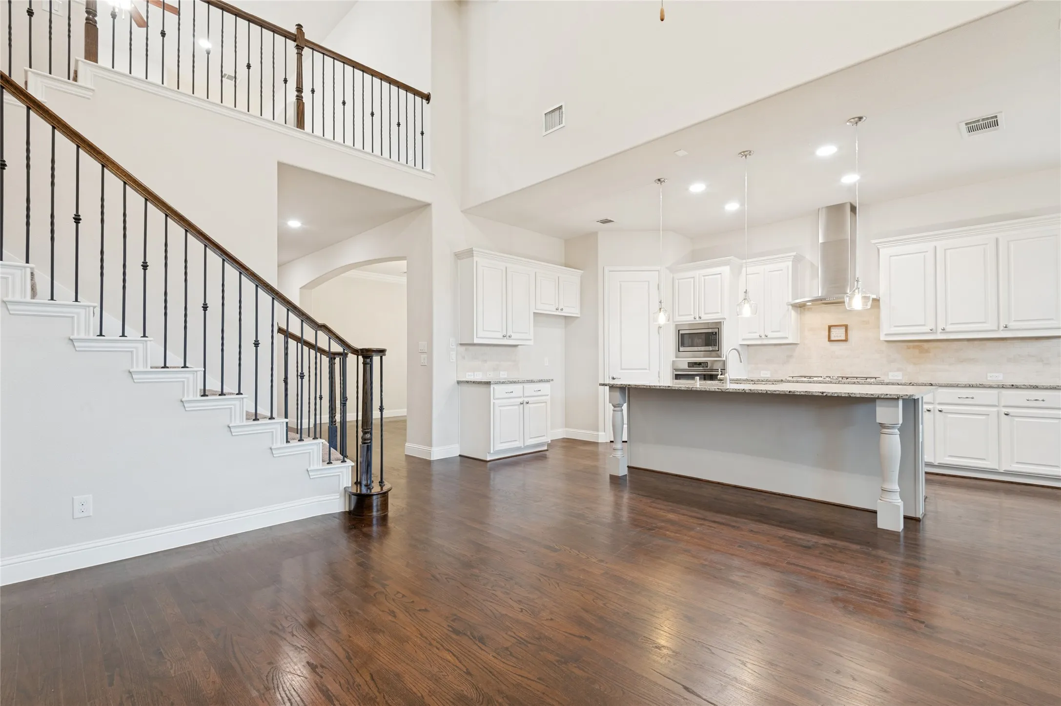 Single Family Residence For Sale in Tarrant County , 3029 Ponder Path, Keller, Texas 76248, 4 Bedroom, 4 Bathroom, 2 Garage spaces, 3,154 Sqft, built in 2014, mls#21254484, Real Estate Agent in Keller, Homes For Sale in Tarrant county, Homes For Sale in Keller, Realtor in Keller Texas, Real Estate Brokerage Independent Realty Texas, Luminita Cordes Realtor