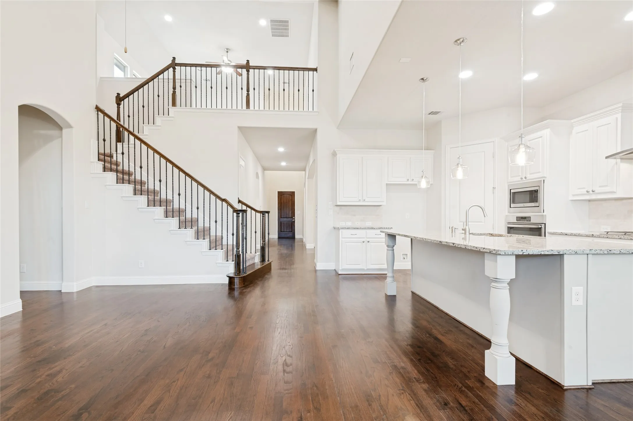 Single Family Residence For Sale in Tarrant County , 3029 Ponder Path, Keller, Texas 76248, 4 Bedroom, 4 Bathroom, 2 Garage spaces, 3,154 Sqft, built in 2014, mls#21254484, Real Estate Agent in Keller, Homes For Sale in Tarrant county, Homes For Sale in Keller, Realtor in Keller Texas, Real Estate Brokerage Independent Realty Texas, Luminita Cordes Realtor