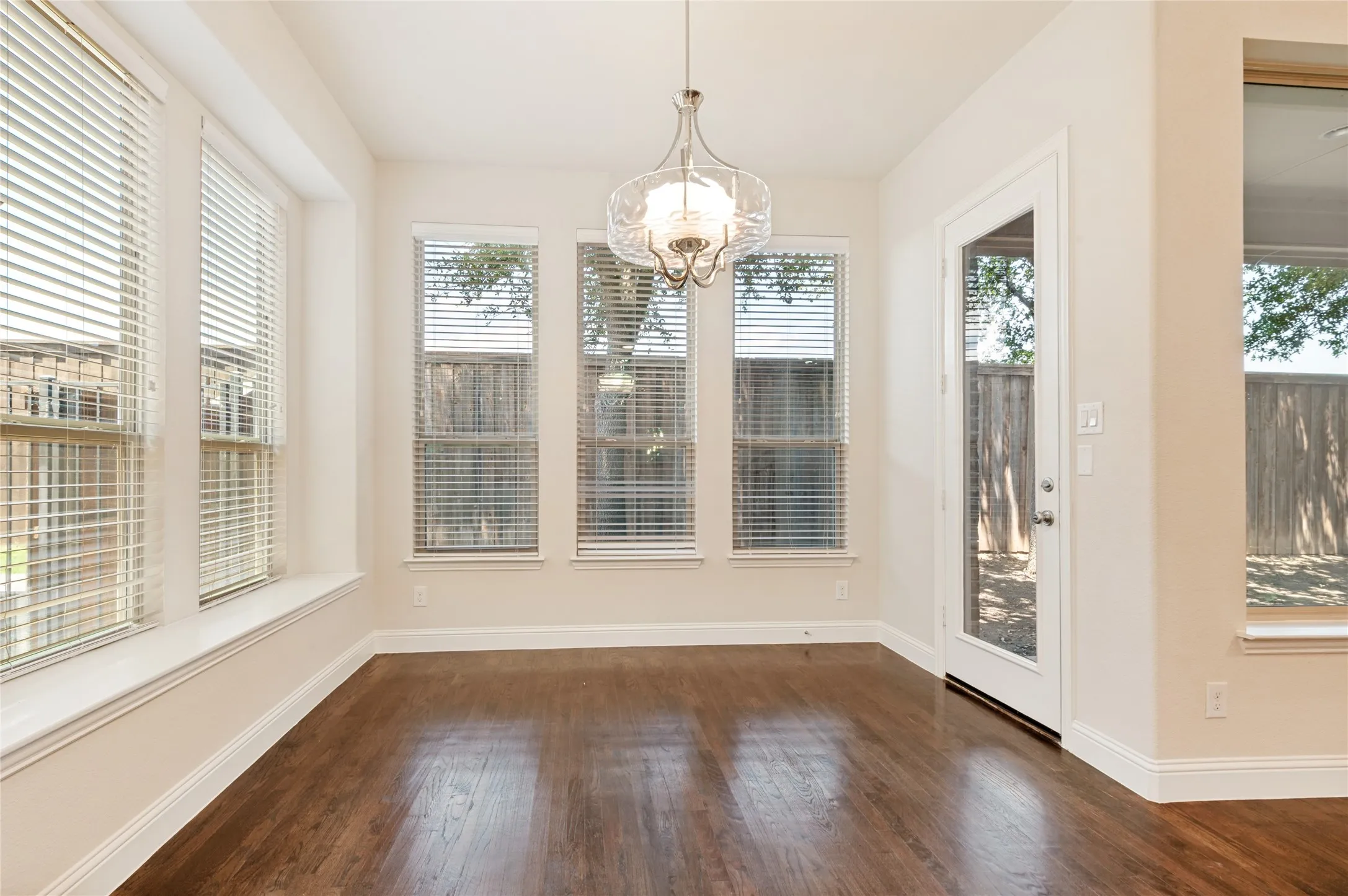 Single Family Residence For Sale in Tarrant County , 3029 Ponder Path, Keller, Texas 76248, 4 Bedroom, 4 Bathroom, 2 Garage spaces, 3,154 Sqft, built in 2014, mls#21254484, Real Estate Agent in Keller, Homes For Sale in Tarrant county, Homes For Sale in Keller, Realtor in Keller Texas, Real Estate Brokerage Independent Realty Texas, Luminita Cordes Realtor
