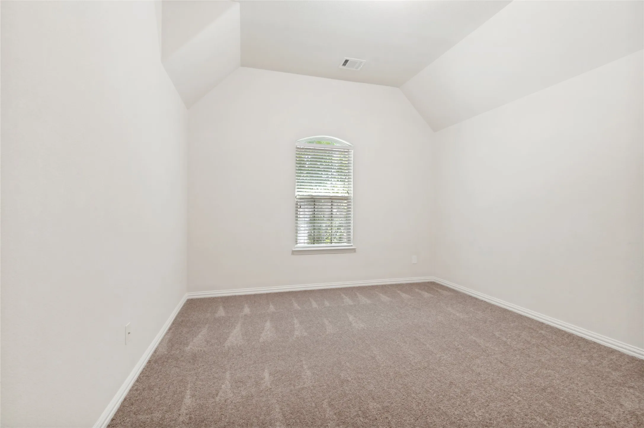 Single Family Residence For Sale in Tarrant County , 3029 Ponder Path, Keller, Texas 76248, 4 Bedroom, 4 Bathroom, 2 Garage spaces, 3,154 Sqft, built in 2014, mls#21254484, Real Estate Agent in Keller, Homes For Sale in Tarrant county, Homes For Sale in Keller, Realtor in Keller Texas, Real Estate Brokerage Independent Realty Texas, Luminita Cordes Realtor