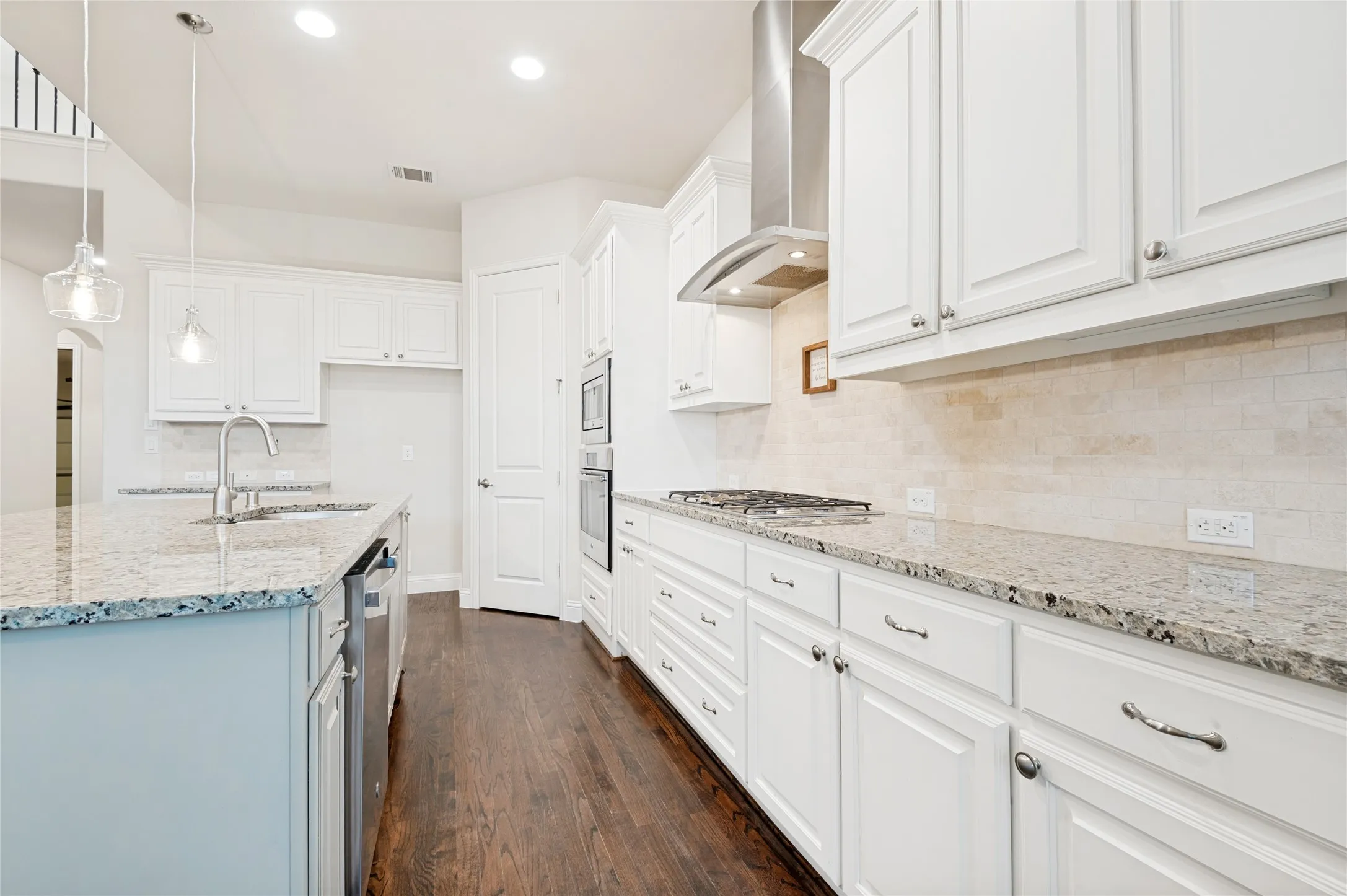 Single Family Residence For Sale in Tarrant County , 3029 Ponder Path, Keller, Texas 76248, 4 Bedroom, 4 Bathroom, 2 Garage spaces, 3,154 Sqft, built in 2014, mls#21254484, Real Estate Agent in Keller, Homes For Sale in Tarrant county, Homes For Sale in Keller, Realtor in Keller Texas, Real Estate Brokerage Independent Realty Texas, Luminita Cordes Realtor