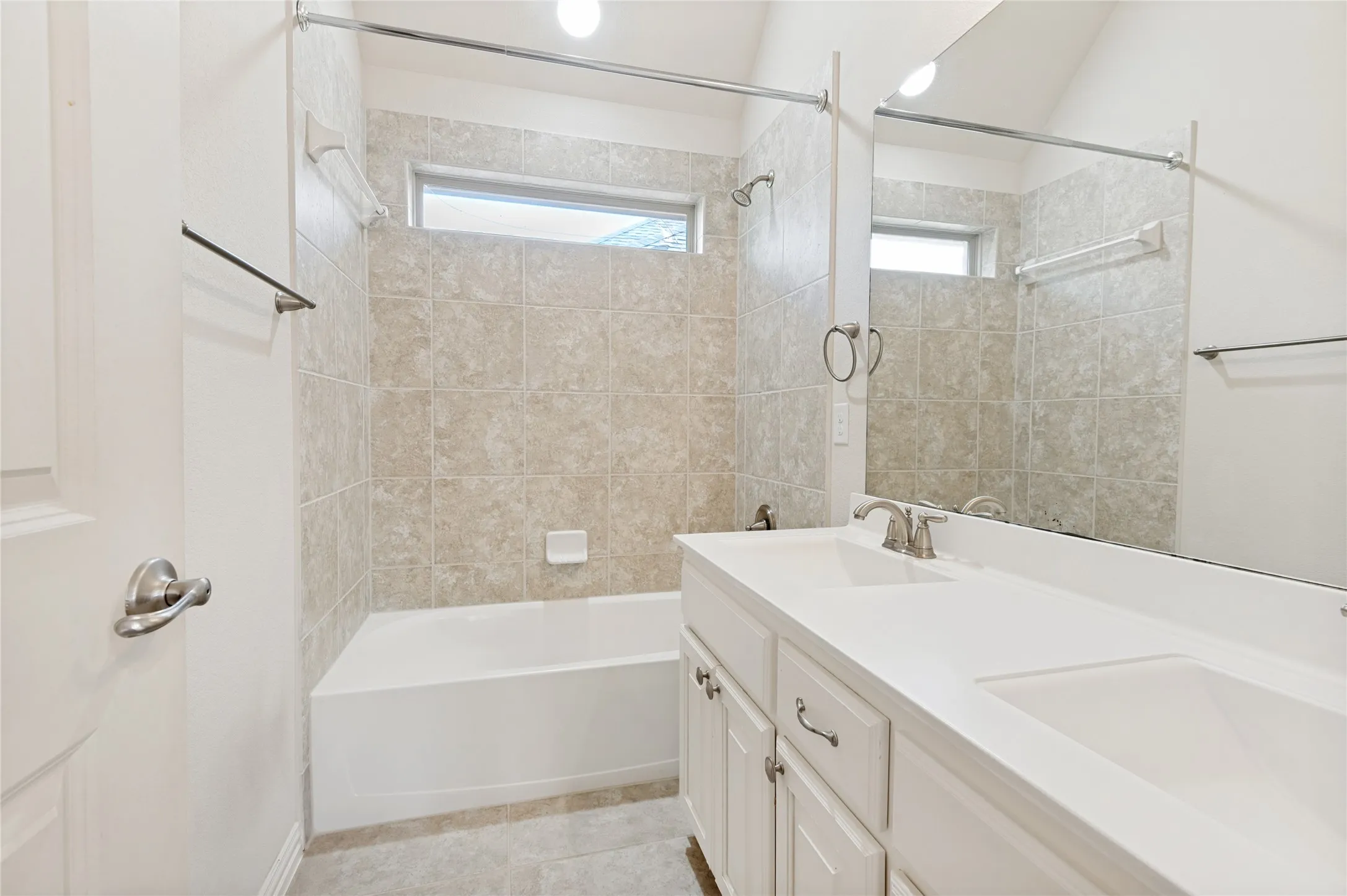 Single Family Residence For Sale in Tarrant County , 3029 Ponder Path, Keller, Texas 76248, 4 Bedroom, 4 Bathroom, 2 Garage spaces, 3,154 Sqft, built in 2014, mls#21254484, Real Estate Agent in Keller, Homes For Sale in Tarrant county, Homes For Sale in Keller, Realtor in Keller Texas, Real Estate Brokerage Independent Realty Texas, Luminita Cordes Realtor