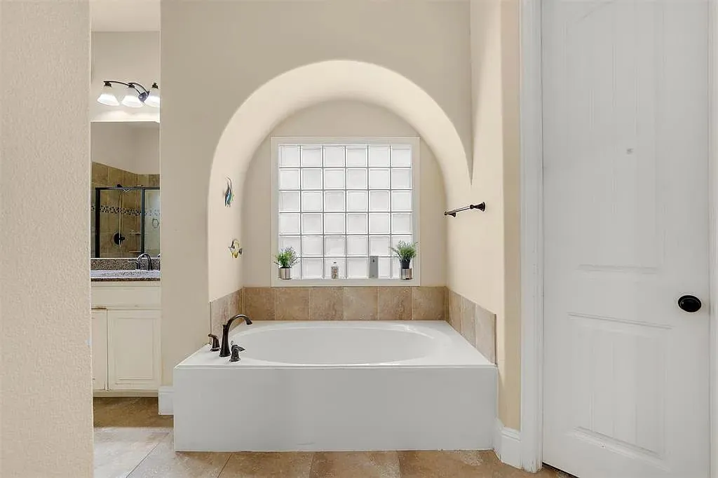 Single Family Residence For Sale in Dallas County , 7016 Nueces Drive, Irving, Texas 75039, 3 Bedrooms, 3 Bathrooms, 2 Garage spaces, 2,953 Sqft, built in 2013, Price $689,000, mls#21274262, Real Estate Agent in Irving, Homes For Sale in Dallas county, Homes For Sale in Irving, Realtor in Irving Texas, Real Estate Brokerage Independent Realty Texas, Luminita Cordes Realtor