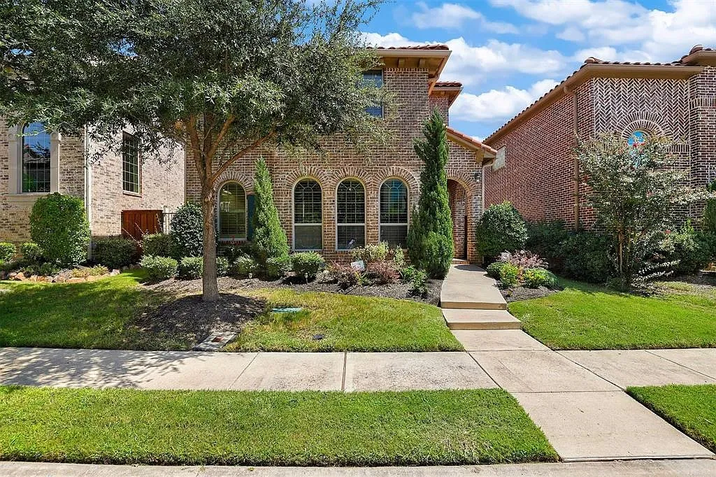 Single Family Residence For Sale in Dallas County , 7016 Nueces Drive, Irving, Texas 75039, 3 Bedrooms, 3 Bathrooms, 2 Garage spaces, 2,953 Sqft, built in 2013, Price $689,000, mls#21274262, Real Estate Agent in Irving, Homes For Sale in Dallas county, Homes For Sale in Irving, Realtor in Irving Texas, Real Estate Brokerage Independent Realty Texas, Luminita Cordes Realtor