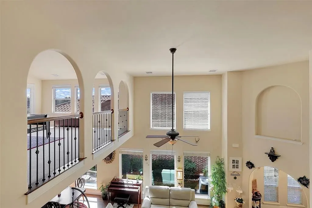 Single Family Residence For Sale in Dallas County , 7016 Nueces Drive, Irving, Texas 75039, 3 Bedrooms, 3 Bathrooms, 2 Garage spaces, 2,953 Sqft, built in 2013, Price $689,000, mls#21274262, Real Estate Agent in Irving, Homes For Sale in Dallas county, Homes For Sale in Irving, Realtor in Irving Texas, Real Estate Brokerage Independent Realty Texas, Luminita Cordes Realtor