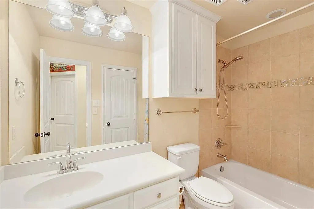Single Family Residence For Sale in Dallas County , 7016 Nueces Drive, Irving, Texas 75039, 3 Bedrooms, 3 Bathrooms, 2 Garage spaces, 2,953 Sqft, built in 2013, Price $689,000, mls#21274262, Real Estate Agent in Irving, Homes For Sale in Dallas county, Homes For Sale in Irving, Realtor in Irving Texas, Real Estate Brokerage Independent Realty Texas, Luminita Cordes Realtor