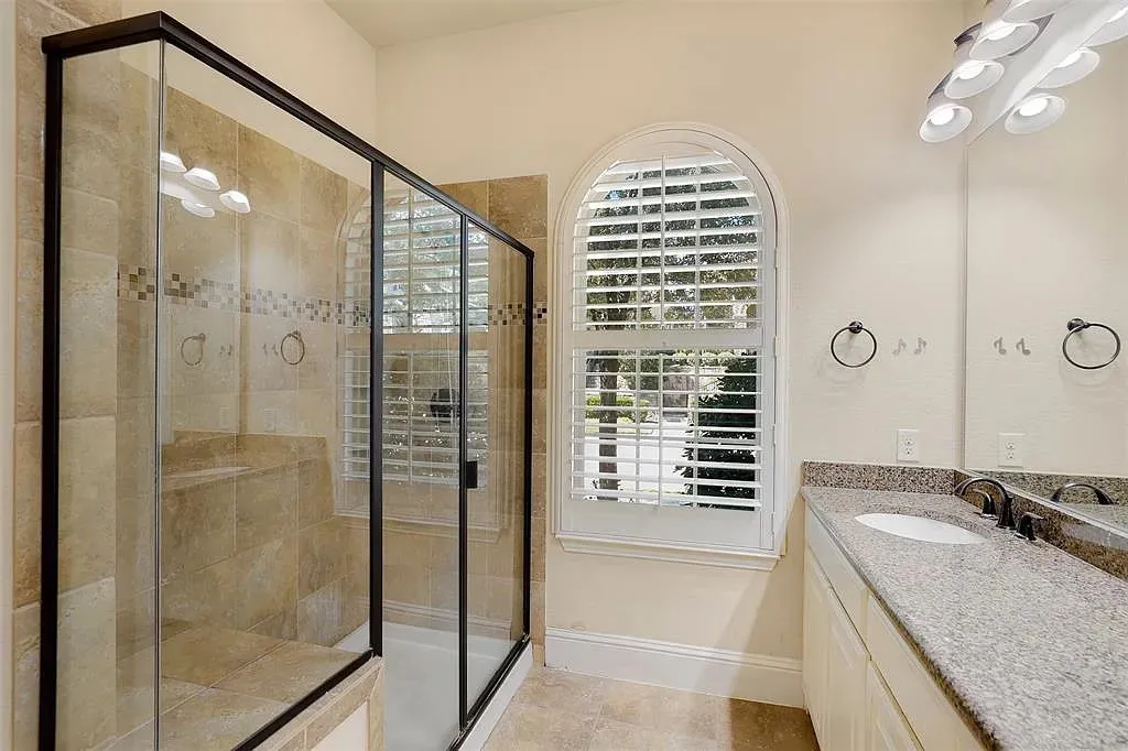 Single Family Residence For Sale in Dallas County , 7016 Nueces Drive, Irving, Texas 75039, 3 Bedrooms, 3 Bathrooms, 2 Garage spaces, 2,953 Sqft, built in 2013, Price $689,000, mls#21274262, Real Estate Agent in Irving, Homes For Sale in Dallas county, Homes For Sale in Irving, Realtor in Irving Texas, Real Estate Brokerage Independent Realty Texas, Luminita Cordes Realtor