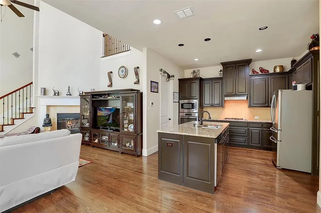 Single Family Residence For Sale in Dallas County , 7016 Nueces Drive, Irving, Texas 75039, 3 Bedrooms, 3 Bathrooms, 2 Garage spaces, 2,953 Sqft, built in 2013, Price $689,000, mls#21274262, Real Estate Agent in Irving, Homes For Sale in Dallas county, Homes For Sale in Irving, Realtor in Irving Texas, Real Estate Brokerage Independent Realty Texas, Luminita Cordes Realtor