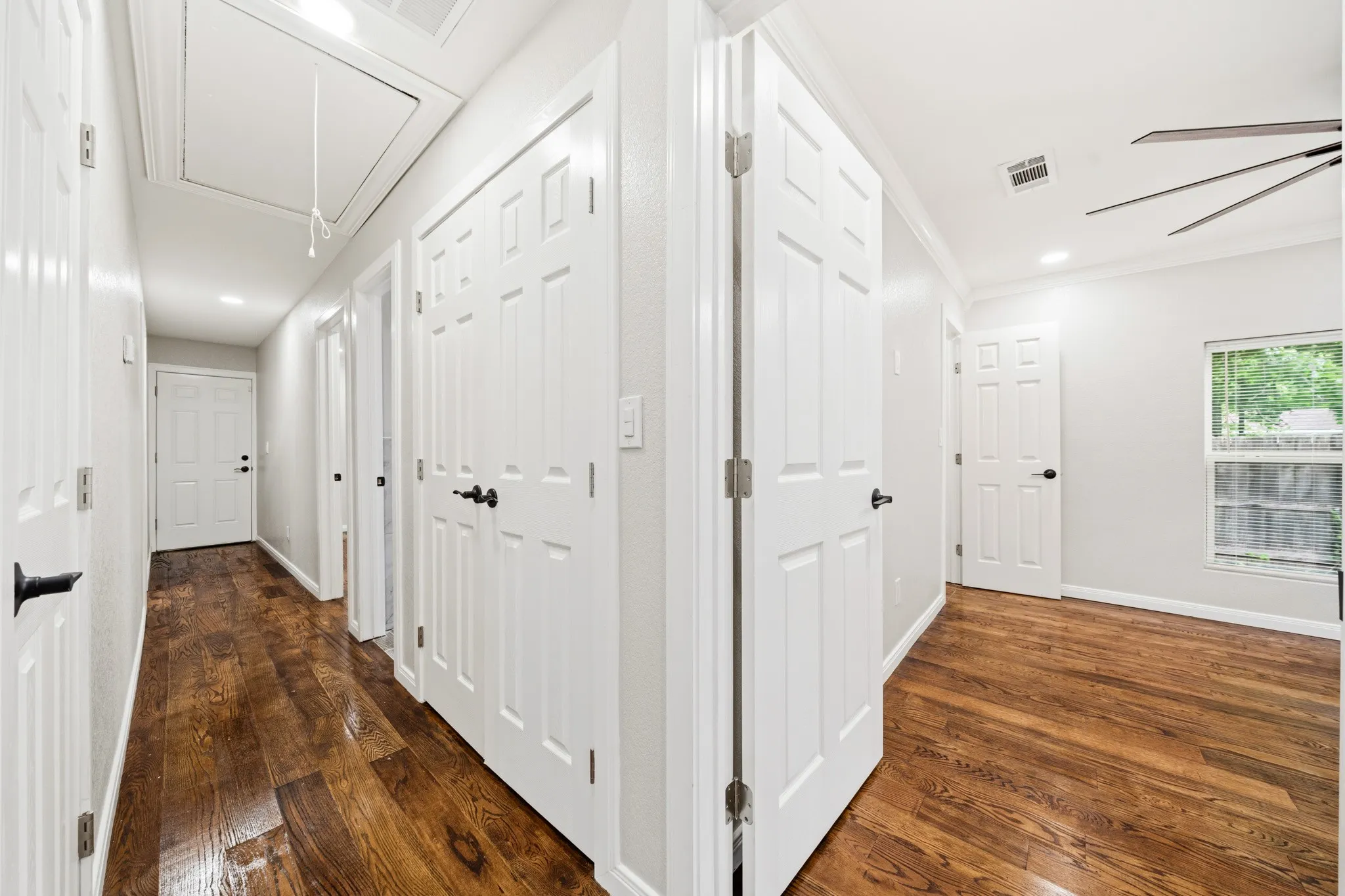 Single Family Residence For Sale in Mc Lennan County , 3313 S 3rd Street, Waco, Texas 76706, 3 Bedroom, 2 Bathroom, Garage spaces, 1,120 Sqft, built in 1945, mls#21275901, Real Estate Agent in Waco, Homes For Sale in Mc Lennan county, Homes For Sale in Waco, Realtor in Waco Texas, Real Estate Brokerage Independent Realty Texas, Luminita Cordes Realtor