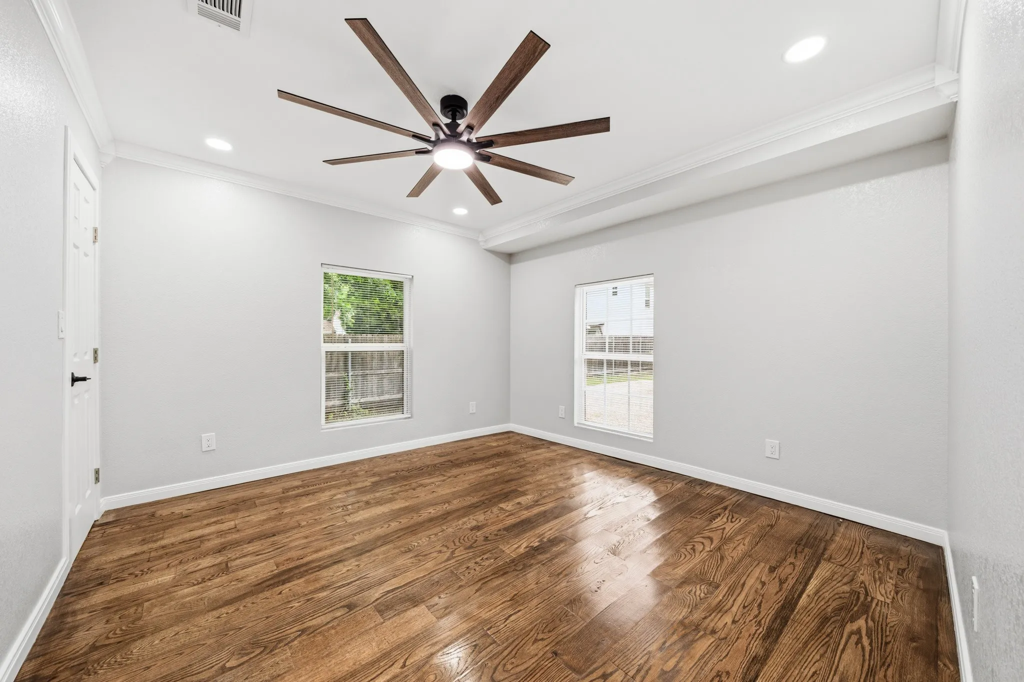 Single Family Residence For Sale in Mc Lennan County , 3313 S 3rd Street, Waco, Texas 76706, 3 Bedroom, 2 Bathroom, Garage spaces, 1,120 Sqft, built in 1945, mls#21275901, Real Estate Agent in Waco, Homes For Sale in Mc Lennan county, Homes For Sale in Waco, Realtor in Waco Texas, Real Estate Brokerage Independent Realty Texas, Luminita Cordes Realtor