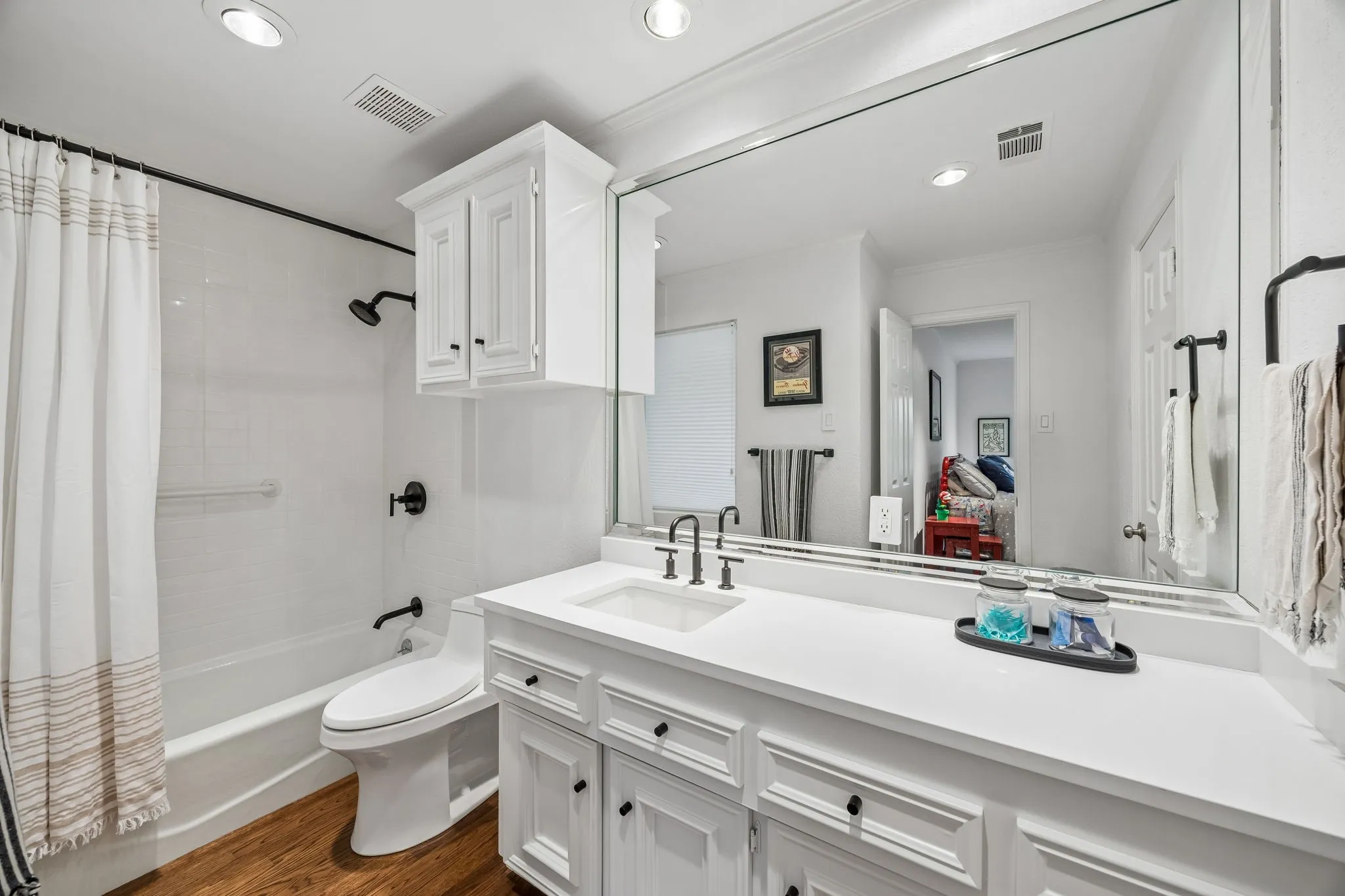 Single Family Residence For Sale in Dallas County , 5008 Briar Tree Drive, Dallas, Texas 75248, 3 Bedroom, 3 Bathroom, 2 Garage spaces, 2,916 Sqft, built in 1981, mls#21274357, Real Estate Agent in Dallas, Homes For Sale in Dallas county, Homes For Sale in Dallas, Realtor in Dallas Texas, Real Estate Brokerage Independent Realty Texas, Luminita Cordes Realtor