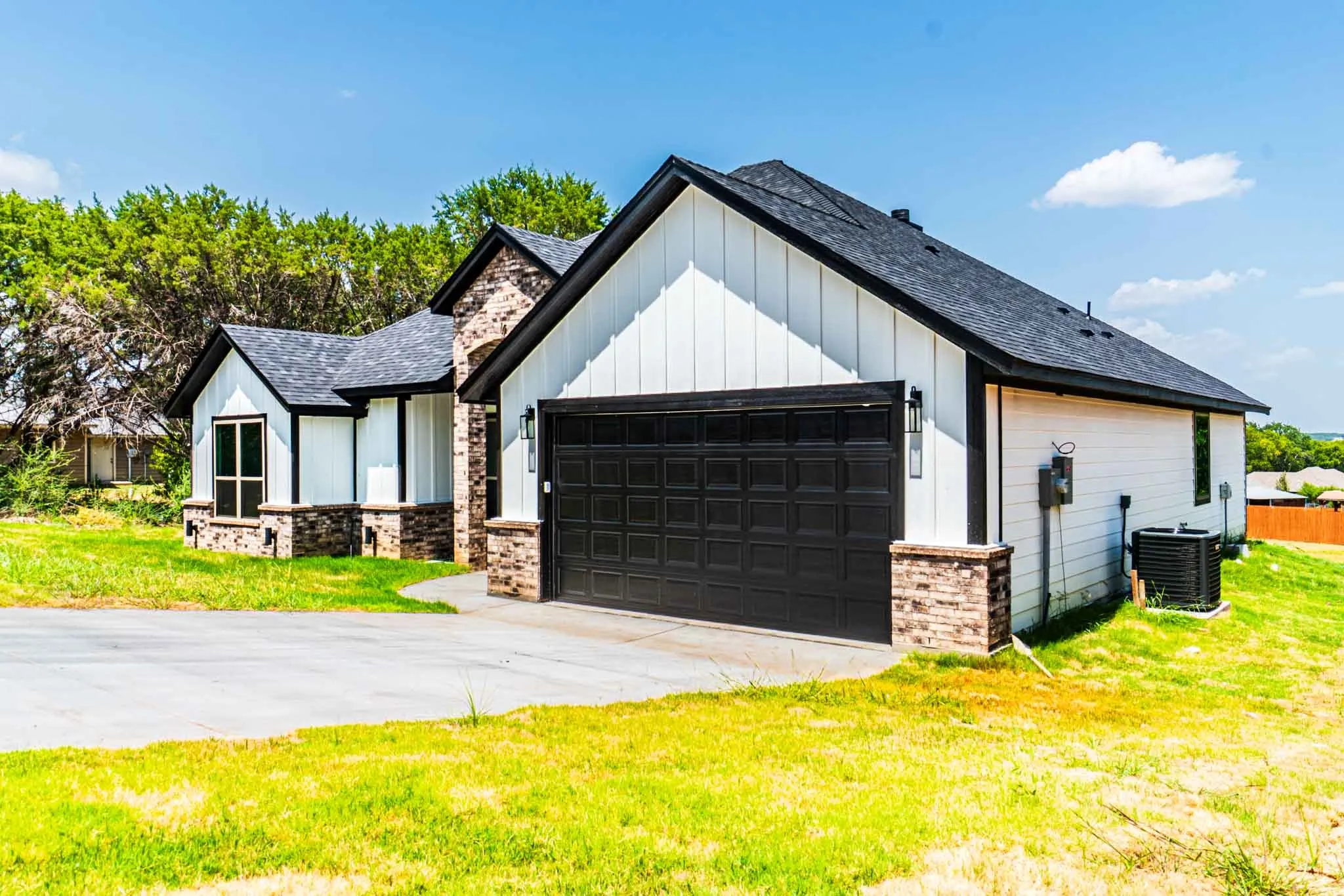Single Family Residence For Sale in Hood County , 4019 Seminole Trail, Granbury, Texas 76048, 4 Bedroom, 2 Bathroom, 2 Garage spaces, 1,874 Sqft, built in 2026, mls#21266676, Real Estate Agent in Granbury, Homes For Sale in Hood county, Homes For Sale in Granbury, Realtor in Granbury Texas, Real Estate Brokerage Independent Realty Texas, Luminita Cordes Realtor
