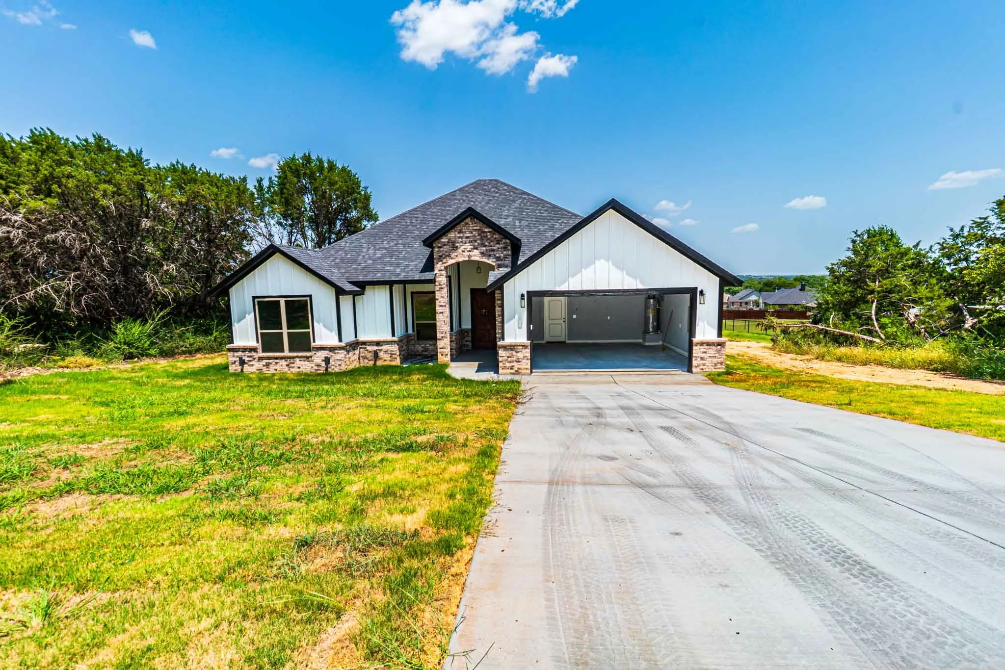 Single Family Residence For Sale in Hood County , 4019 Seminole Trail, Granbury, Texas 76048, 4 Bedroom, 2 Bathroom, 2 Garage spaces, 1,874 Sqft, built in 2026, mls#21266676, Real Estate Agent in Granbury, Homes For Sale in Hood county, Homes For Sale in Granbury, Realtor in Granbury Texas, Real Estate Brokerage Independent Realty Texas, Luminita Cordes Realtor