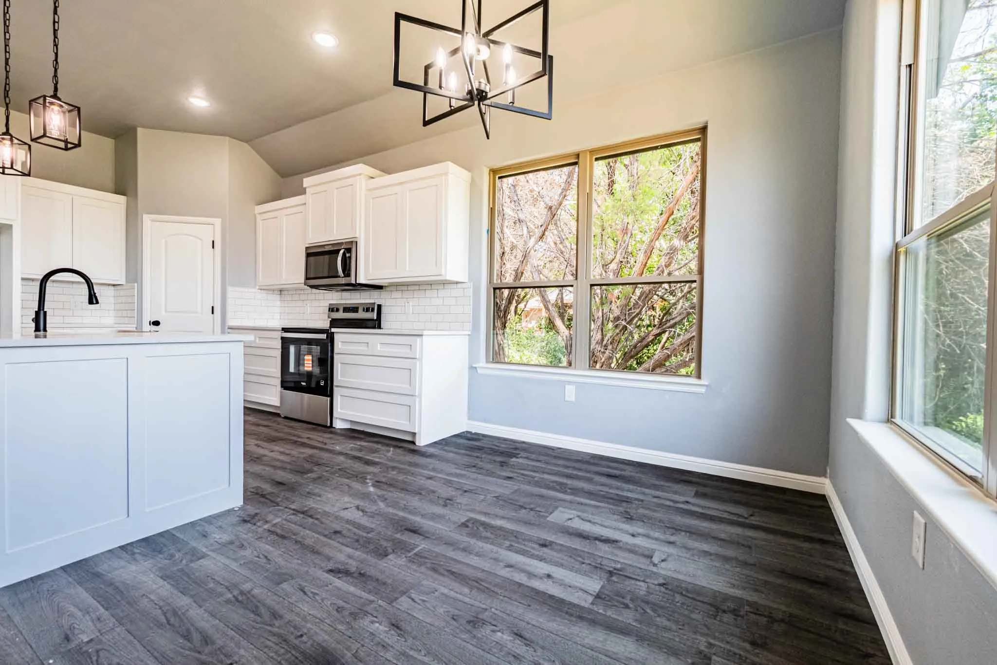 Single Family Residence For Sale in Hood County , 4019 Seminole Trail, Granbury, Texas 76048, 4 Bedroom, 2 Bathroom, 2 Garage spaces, 1,874 Sqft, built in 2026, mls#21266676, Real Estate Agent in Granbury, Homes For Sale in Hood county, Homes For Sale in Granbury, Realtor in Granbury Texas, Real Estate Brokerage Independent Realty Texas, Luminita Cordes Realtor
