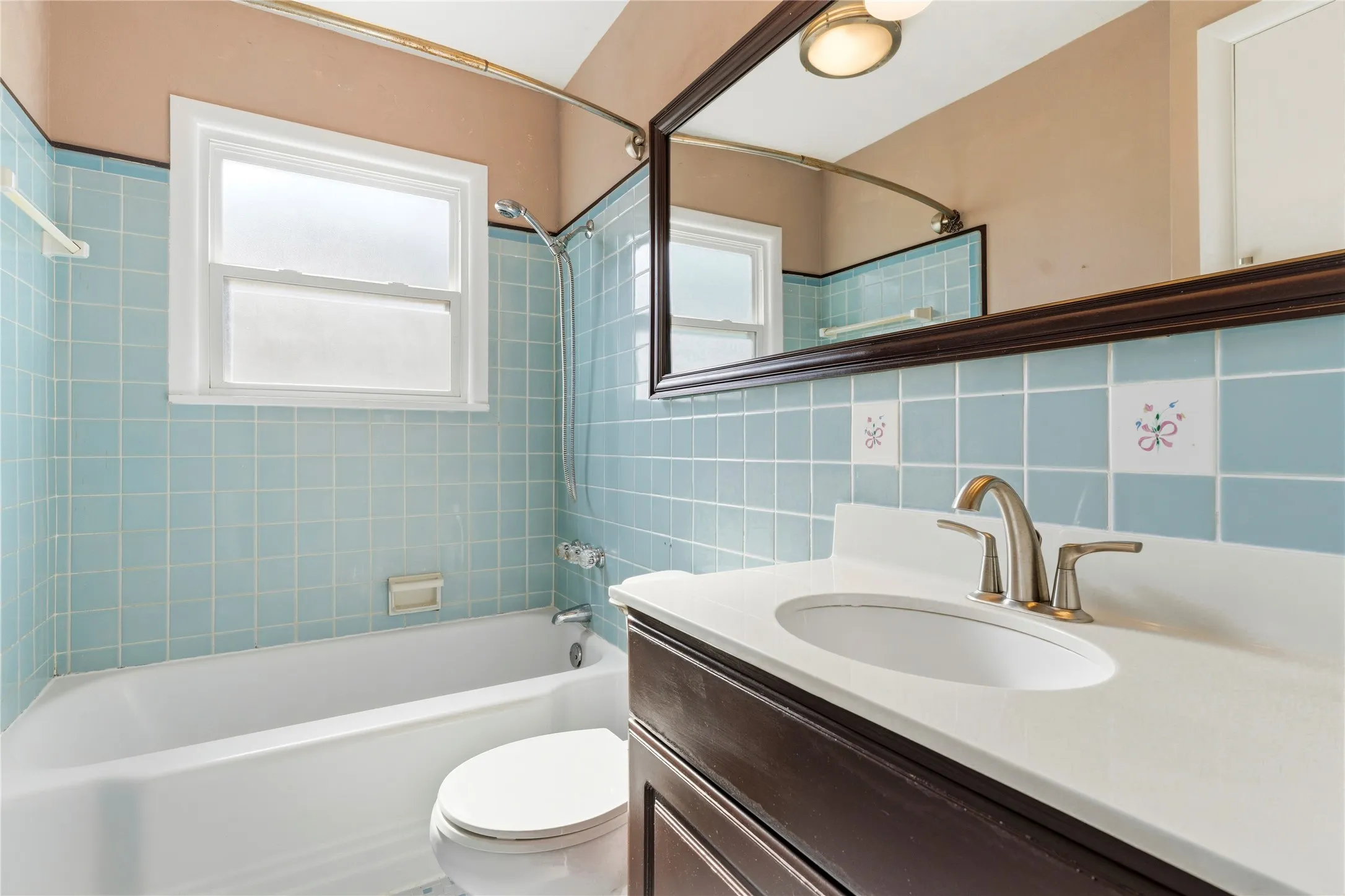 Single Family Residence For Sale in Tarrant County , 1309 Marydale Drive, Arlington, Texas 76013, 3 Bedroom, 2 Bathroom, 1 Garage spaces, 1,750 Sqft, built in 1952, mls#21275994, Real Estate Agent in Arlington, Homes For Sale in Tarrant county, Homes For Sale in Arlington, Realtor in Arlington Texas, Real Estate Brokerage Independent Realty Texas, Luminita Cordes Realtor