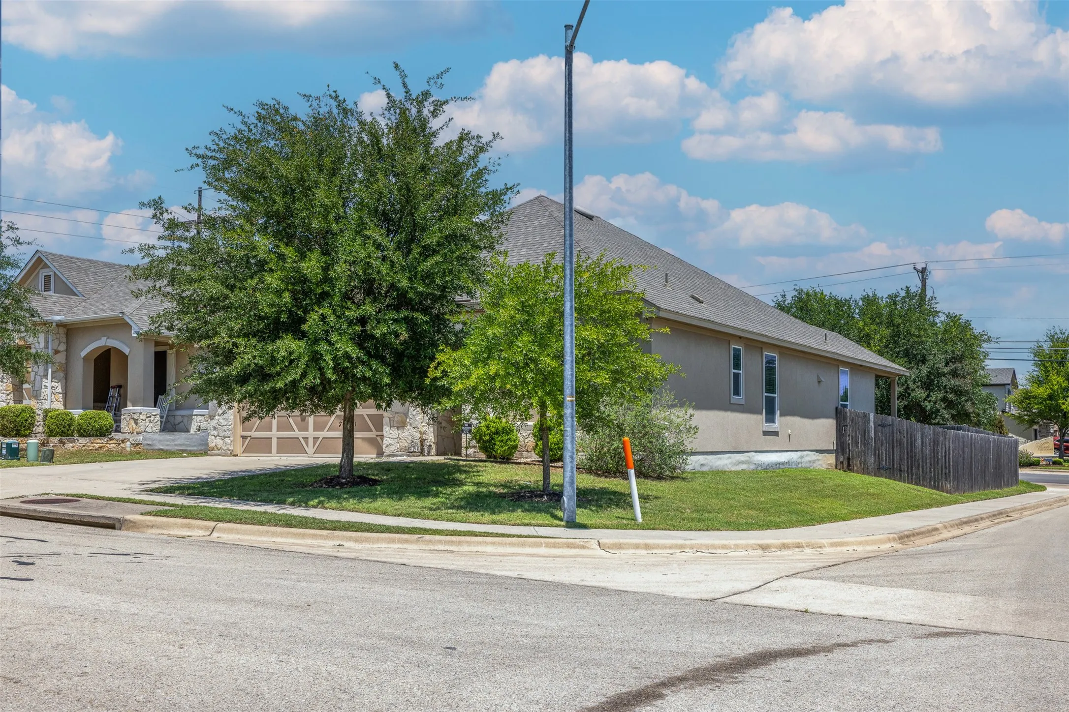 Single Family Residence For Sale in Bell County , 9104 Lonesome Oak Drive, Temple, Texas 76502, 3 Bedrooms, 2 Bathrooms, 2 Garage spaces, 1,624 Sqft, built in 2016, Price $270,000, mls#21275643, Real Estate Agent in Temple, Homes For Sale in Bell county, Homes For Sale in Temple, Realtor in Temple Texas, Real Estate Brokerage Independent Realty Texas, Luminita Cordes Realtor