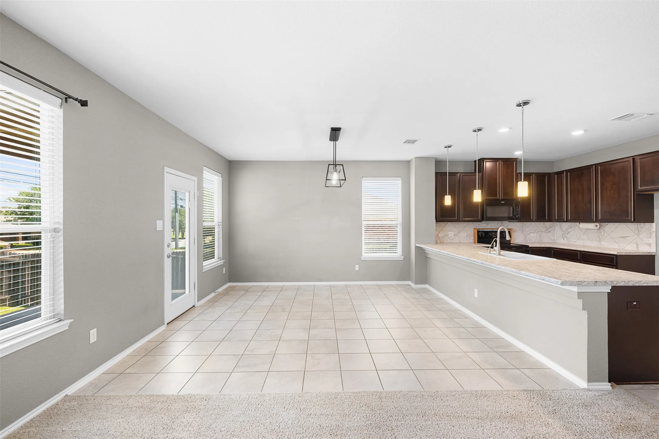 Single Family Residence For Sale in Bell County , 9104 Lonesome Oak Drive, Temple, Texas 76502, 3 Bedrooms, 2 Bathrooms, 2 Garage spaces, 1,624 Sqft, built in 2016, Price $270,000, mls#21275643, Real Estate Agent in Temple, Homes For Sale in Bell county, Homes For Sale in Temple, Realtor in Temple Texas, Real Estate Brokerage Independent Realty Texas, Luminita Cordes Realtor