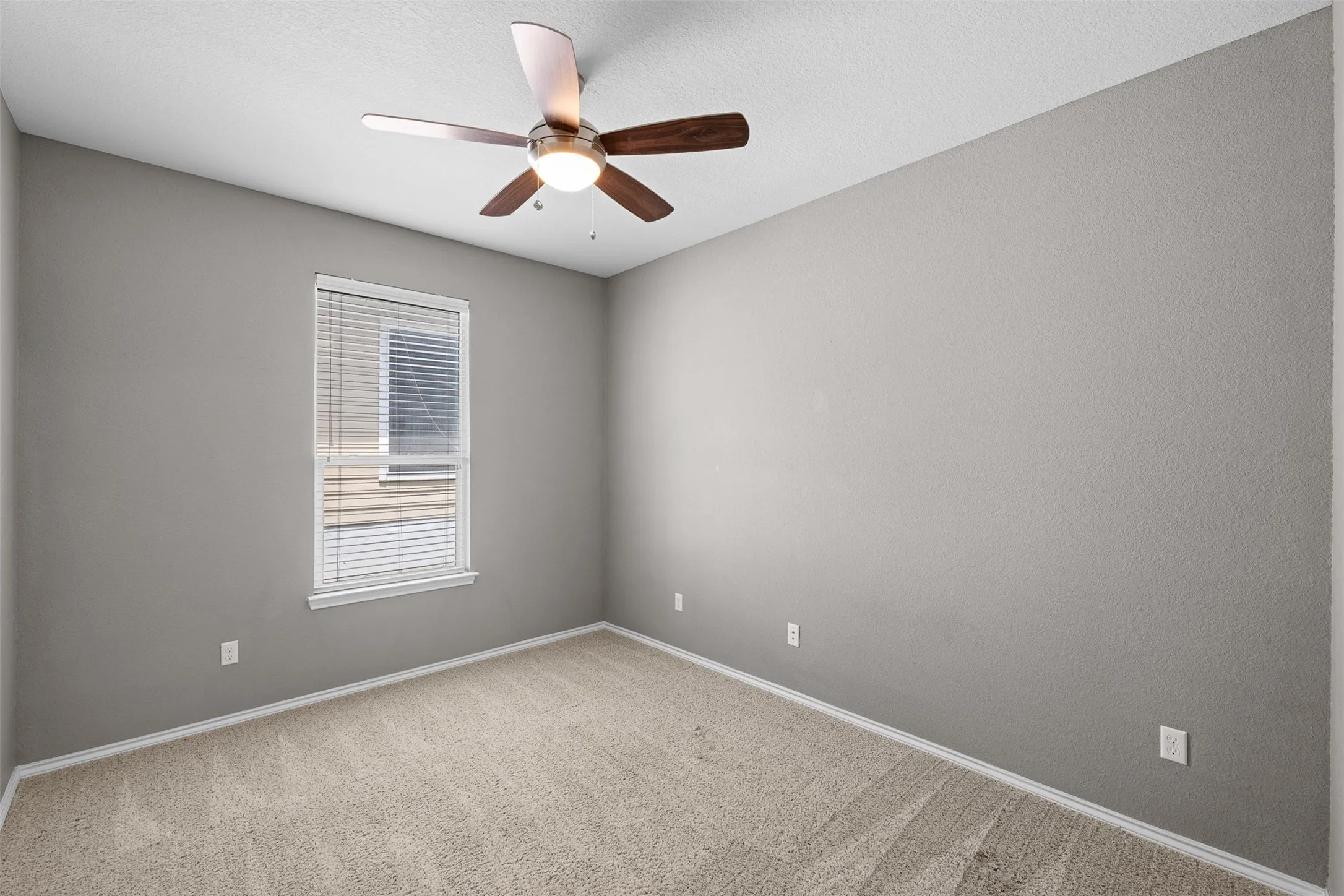 Single Family Residence For Sale in Bell County , 9104 Lonesome Oak Drive, Temple, Texas 76502, 3 Bedrooms, 2 Bathrooms, 2 Garage spaces, 1,624 Sqft, built in 2016, Price $270,000, mls#21275643, Real Estate Agent in Temple, Homes For Sale in Bell county, Homes For Sale in Temple, Realtor in Temple Texas, Real Estate Brokerage Independent Realty Texas, Luminita Cordes Realtor