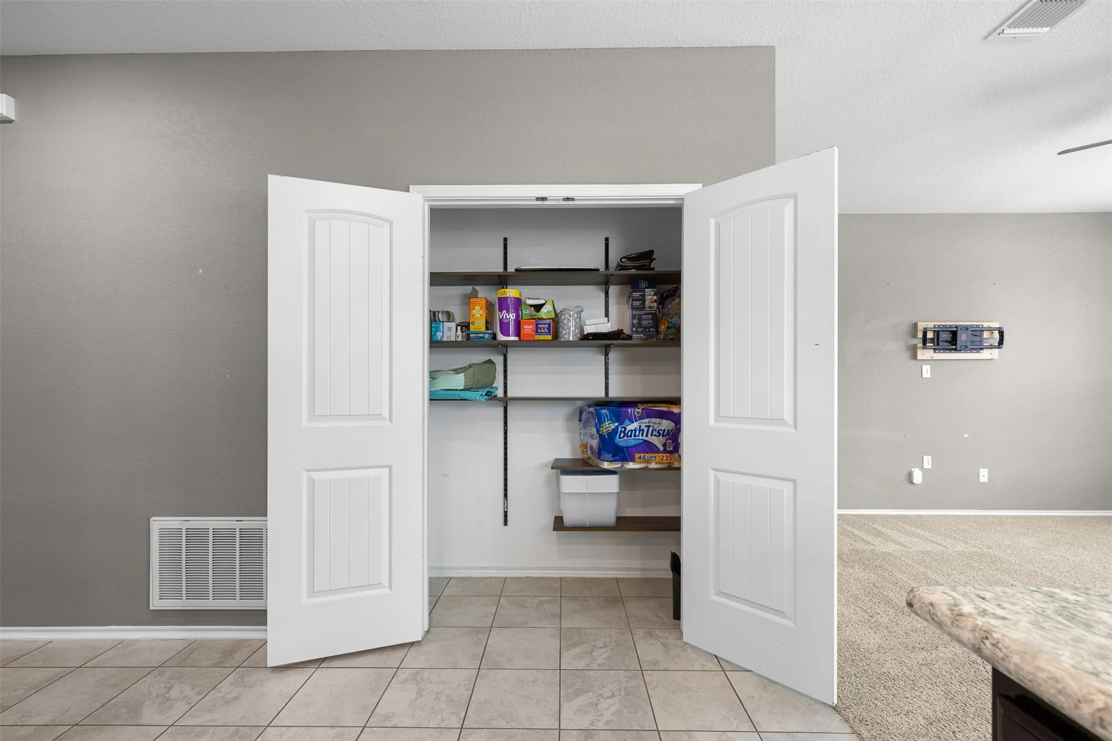 Single Family Residence For Sale in Bell County , 9104 Lonesome Oak Drive, Temple, Texas 76502, 3 Bedrooms, 2 Bathrooms, 2 Garage spaces, 1,624 Sqft, built in 2016, Price $270,000, mls#21275643, Real Estate Agent in Temple, Homes For Sale in Bell county, Homes For Sale in Temple, Realtor in Temple Texas, Real Estate Brokerage Independent Realty Texas, Luminita Cordes Realtor