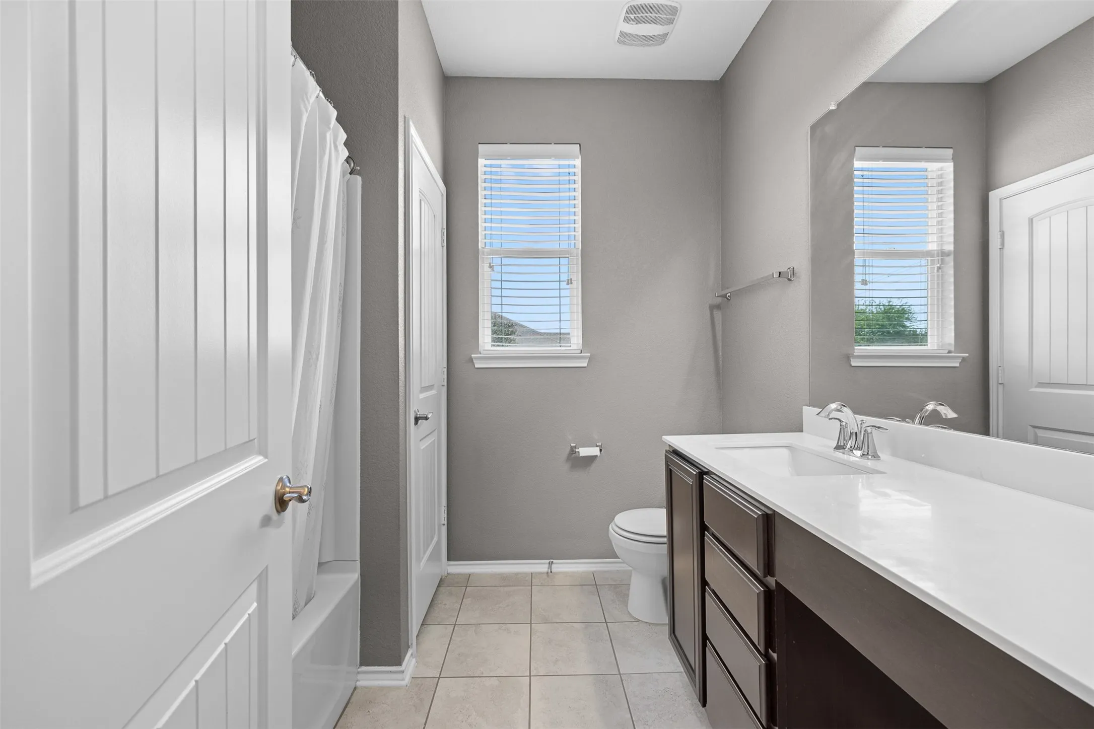 Single Family Residence For Sale in Bell County , 9104 Lonesome Oak Drive, Temple, Texas 76502, 3 Bedrooms, 2 Bathrooms, 2 Garage spaces, 1,624 Sqft, built in 2016, Price $270,000, mls#21275643, Real Estate Agent in Temple, Homes For Sale in Bell county, Homes For Sale in Temple, Realtor in Temple Texas, Real Estate Brokerage Independent Realty Texas, Luminita Cordes Realtor