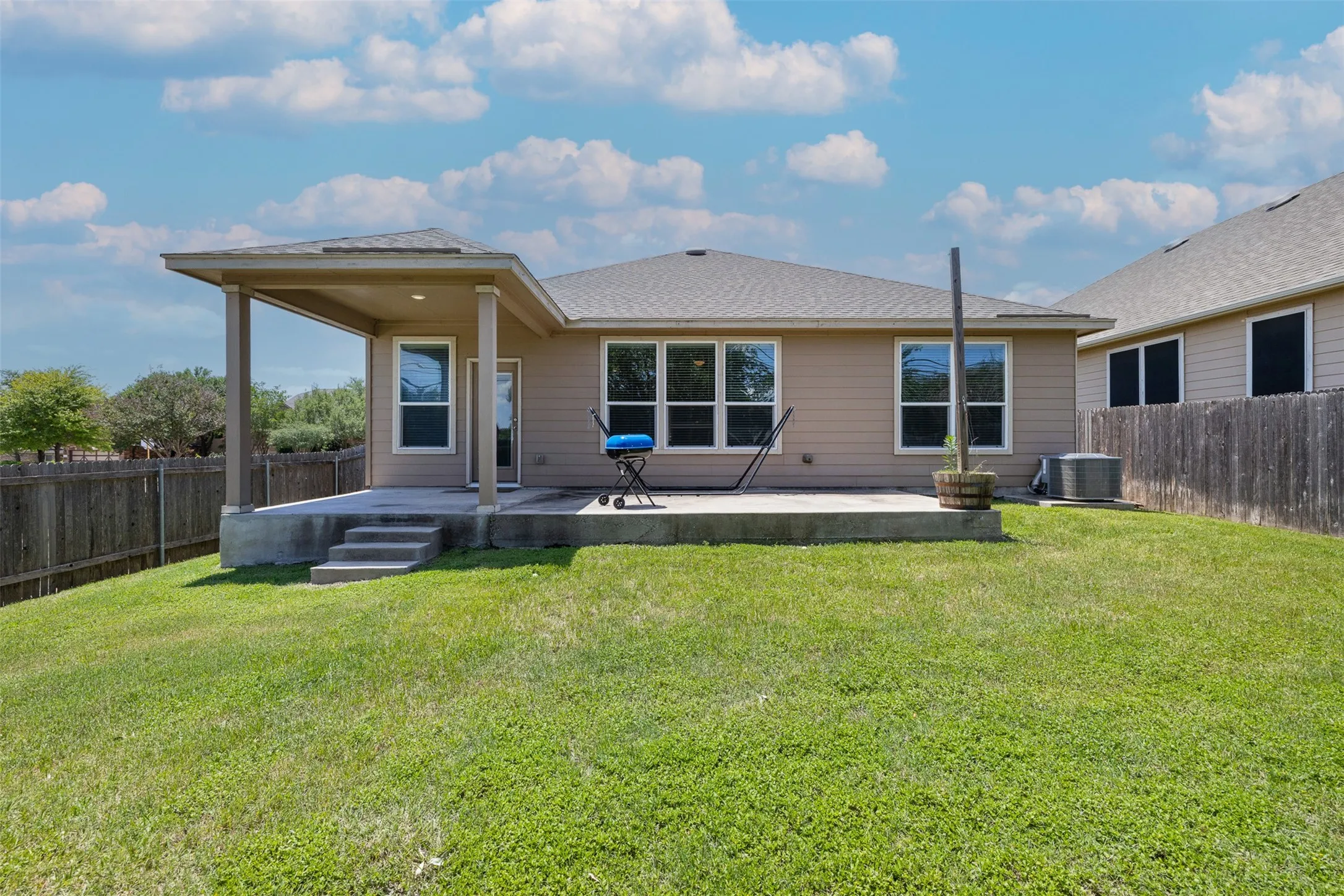 Single Family Residence For Sale in Bell County , 9104 Lonesome Oak Drive, Temple, Texas 76502, 3 Bedrooms, 2 Bathrooms, 2 Garage spaces, 1,624 Sqft, built in 2016, Price $270,000, mls#21275643, Real Estate Agent in Temple, Homes For Sale in Bell county, Homes For Sale in Temple, Realtor in Temple Texas, Real Estate Brokerage Independent Realty Texas, Luminita Cordes Realtor