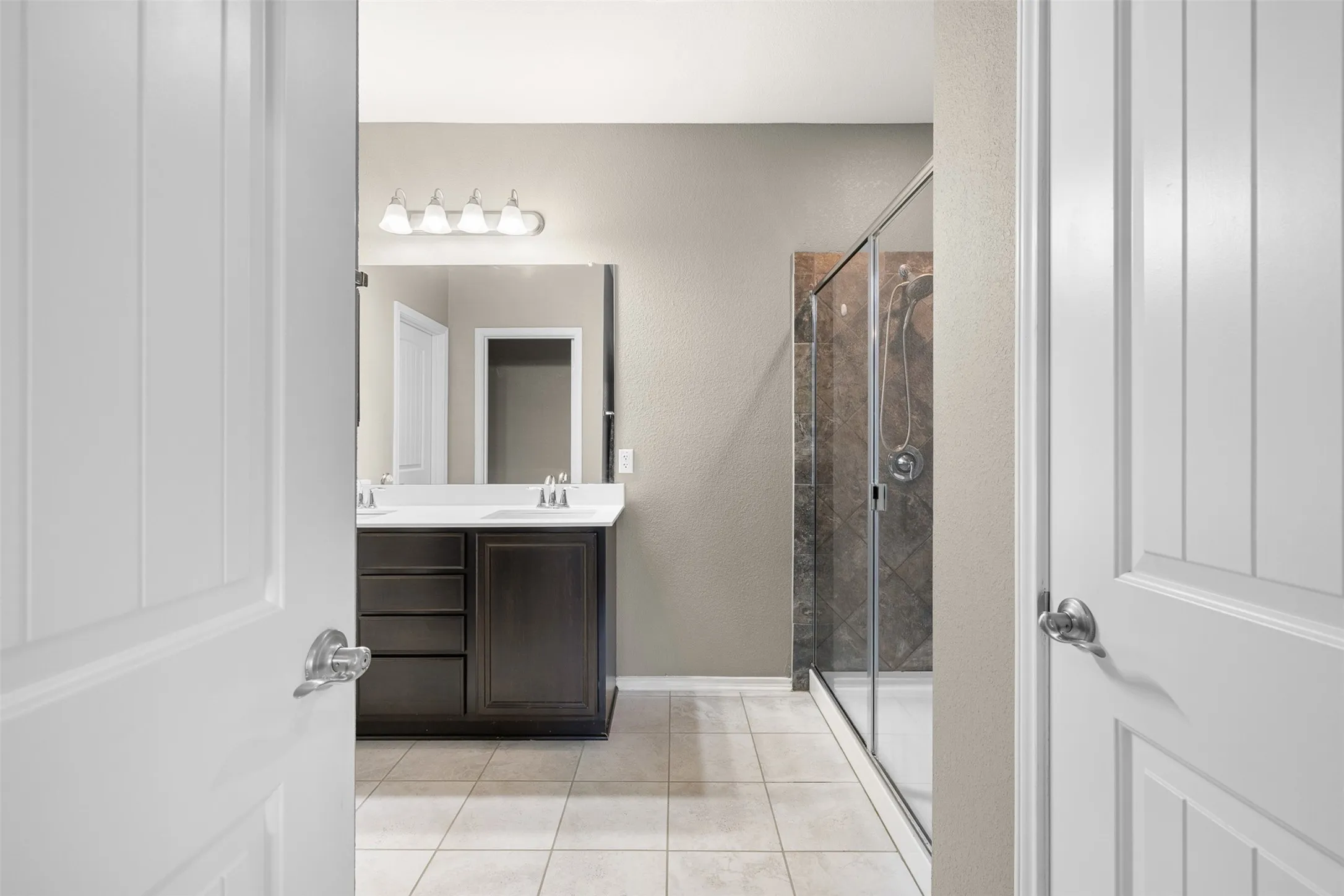 Single Family Residence For Sale in Bell County , 9104 Lonesome Oak Drive, Temple, Texas 76502, 3 Bedrooms, 2 Bathrooms, 2 Garage spaces, 1,624 Sqft, built in 2016, Price $270,000, mls#21275643, Real Estate Agent in Temple, Homes For Sale in Bell county, Homes For Sale in Temple, Realtor in Temple Texas, Real Estate Brokerage Independent Realty Texas, Luminita Cordes Realtor