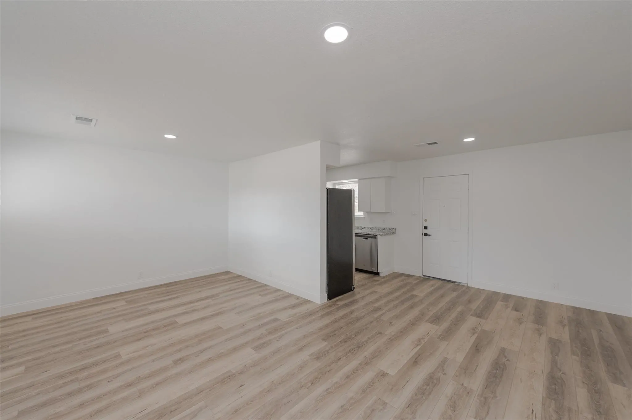 Single Family Residence For Rent in Denton County , 713 Sun Valley Drive, Denton, Texas 76209, 3 Bedroom, 2 Bathroom, 1 Garage spaces, 1,176 Sqft, built in 1968, mls#21276562, Real Estate Agent in Denton, Homes For Rent in Denton county, Homes For Rent in Denton, Realtor in Denton Texas, Real Estate Brokerage Independent Realty Texas, Luminita Cordes Realtor