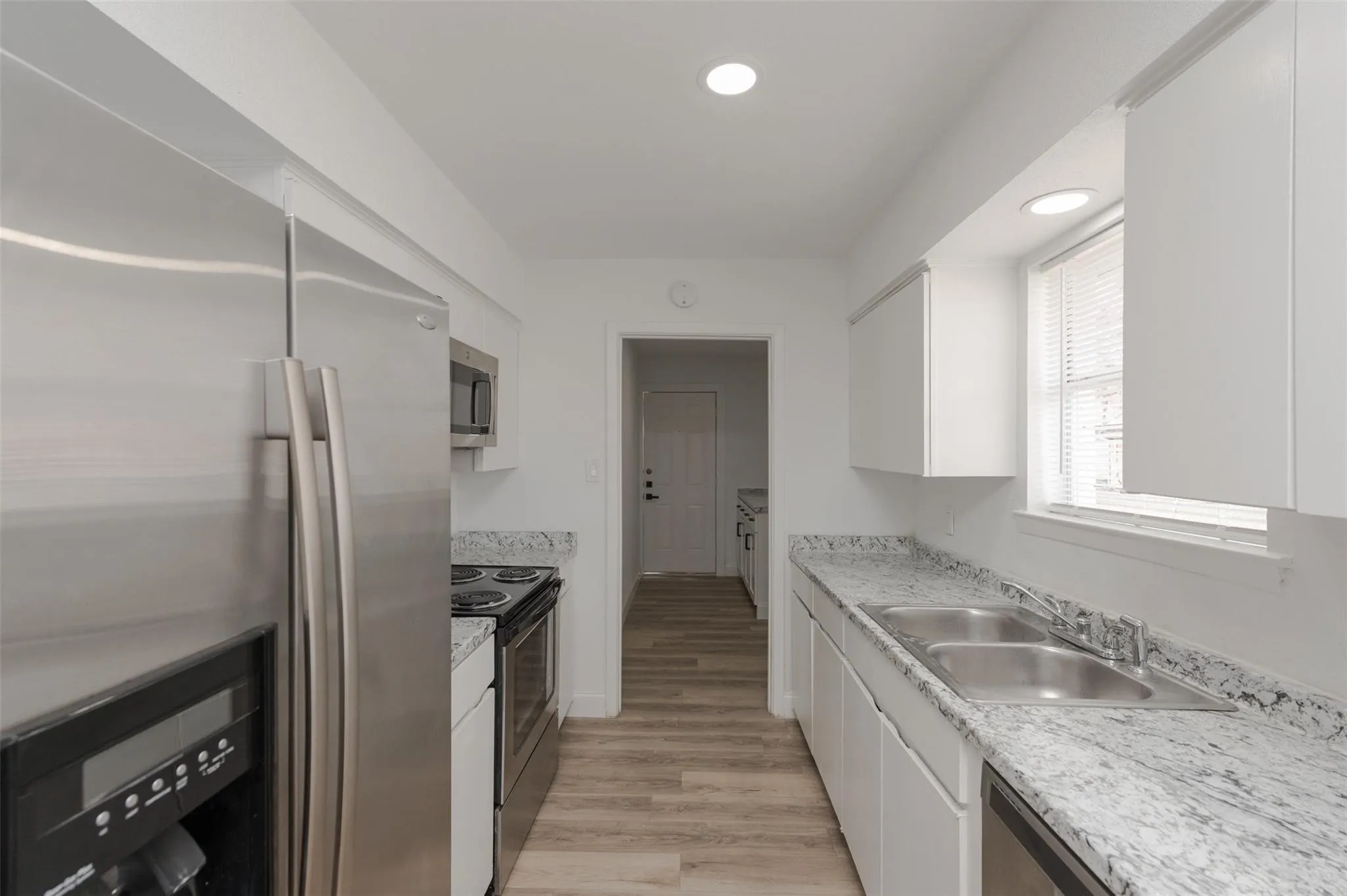 Single Family Residence For Rent in Denton County , 713 Sun Valley Drive, Denton, Texas 76209, 3 Bedroom, 2 Bathroom, 1 Garage spaces, 1,176 Sqft, built in 1968, mls#21276562, Real Estate Agent in Denton, Homes For Rent in Denton county, Homes For Rent in Denton, Realtor in Denton Texas, Real Estate Brokerage Independent Realty Texas, Luminita Cordes Realtor