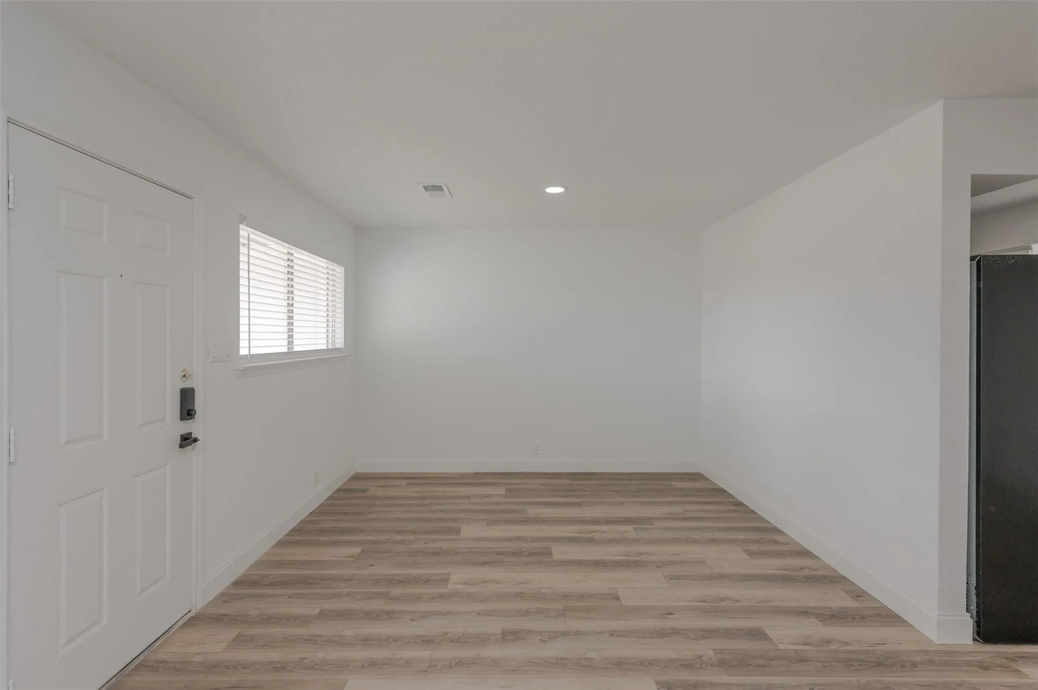 Single Family Residence For Rent in Denton County , 713 Sun Valley Drive, Denton, Texas 76209, 3 Bedroom, 2 Bathroom, 1 Garage spaces, 1,176 Sqft, built in 1968, mls#21276562, Real Estate Agent in Denton, Homes For Rent in Denton county, Homes For Rent in Denton, Realtor in Denton Texas, Real Estate Brokerage Independent Realty Texas, Luminita Cordes Realtor