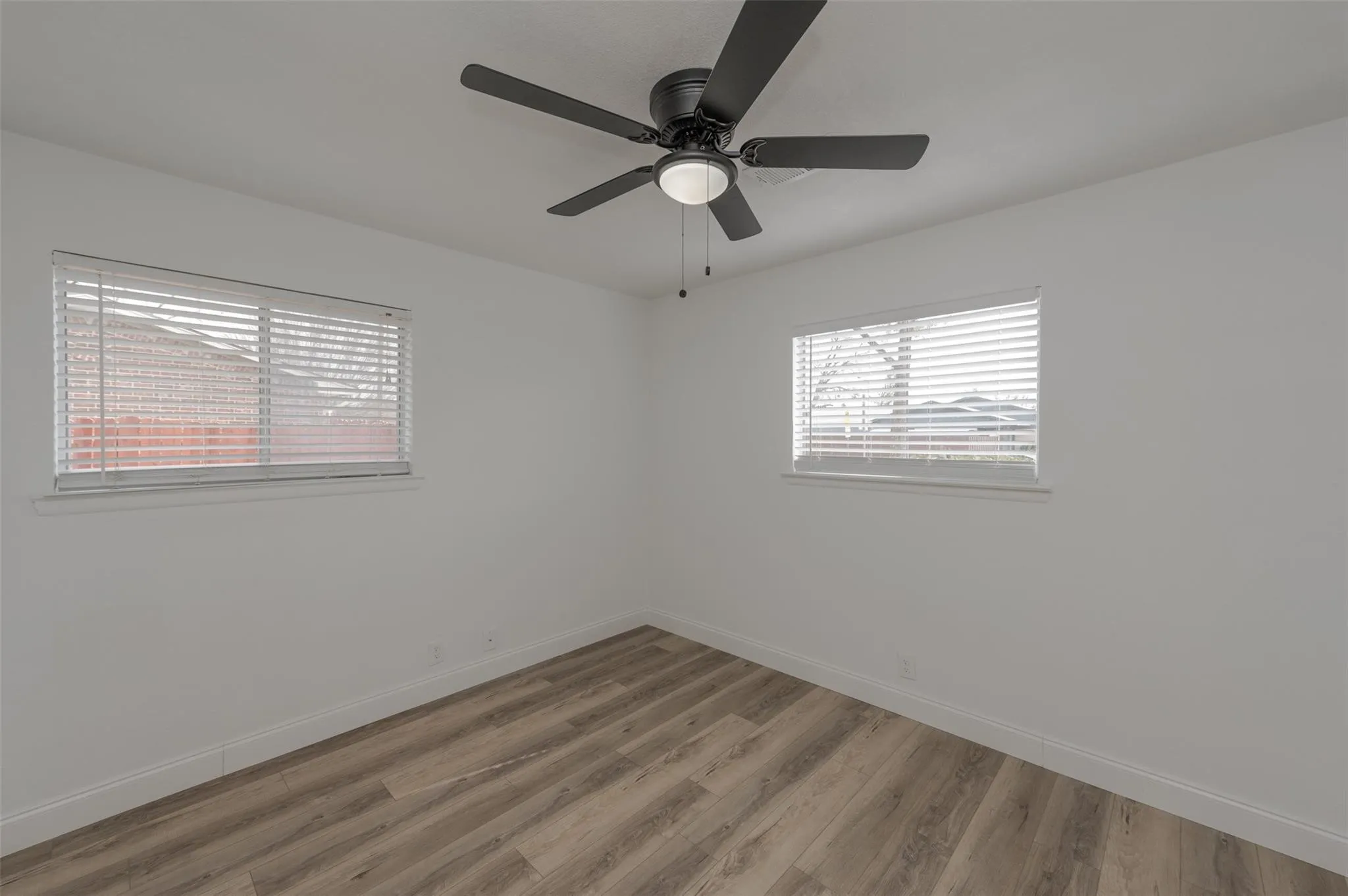 Single Family Residence For Rent in Denton County , 713 Sun Valley Drive, Denton, Texas 76209, 3 Bedroom, 2 Bathroom, 1 Garage spaces, 1,176 Sqft, built in 1968, mls#21276562, Real Estate Agent in Denton, Homes For Rent in Denton county, Homes For Rent in Denton, Realtor in Denton Texas, Real Estate Brokerage Independent Realty Texas, Luminita Cordes Realtor