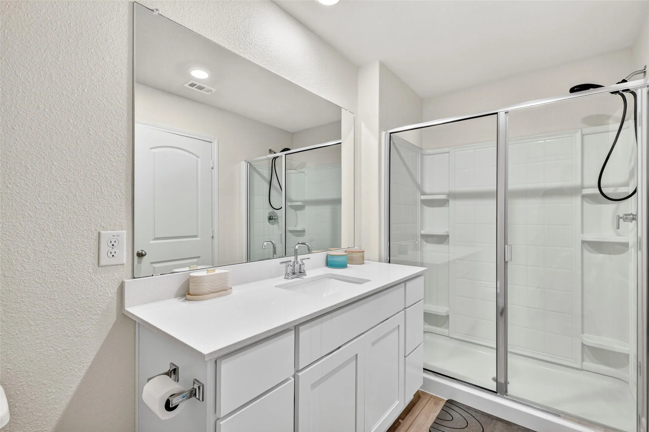 Single Family Residence For Sale in Collin County , 311 Marsh Lane, Princeton, Texas 75407, 3 Bedroom, 3 Bathroom, 2 Garage spaces, 1,550 Sqft, built in 2022, mls#21276561, Real Estate Agent in Princeton, Homes For Sale in Collin county, Homes For Sale in Princeton, Realtor in Princeton Texas, Real Estate Brokerage Independent Realty Texas, Luminita Cordes Realtor